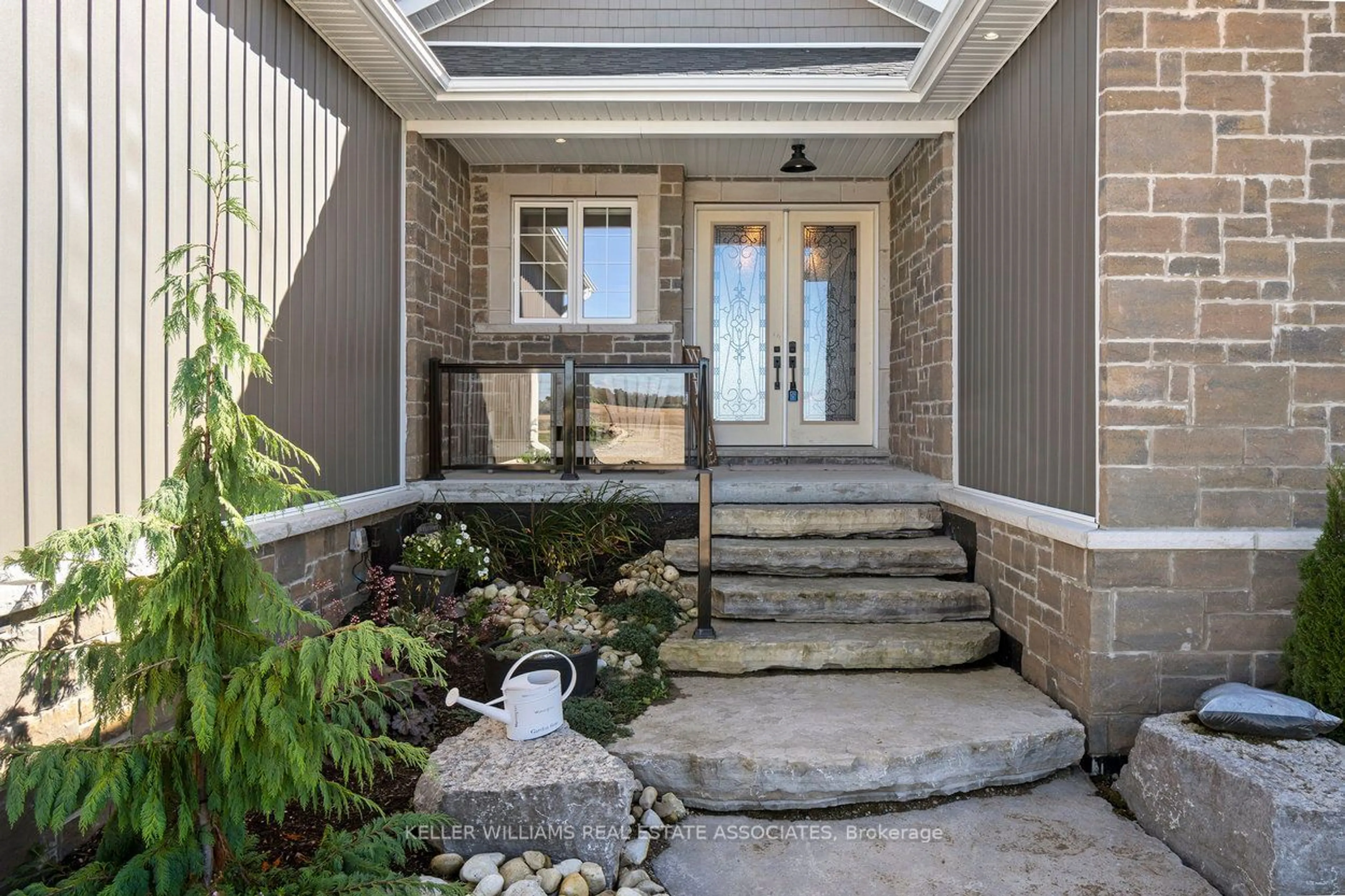 Indoor entryway, cement floor for 321312 Concession Rd #6-7, East Luther Grand Valley Ontario L0N 1G0