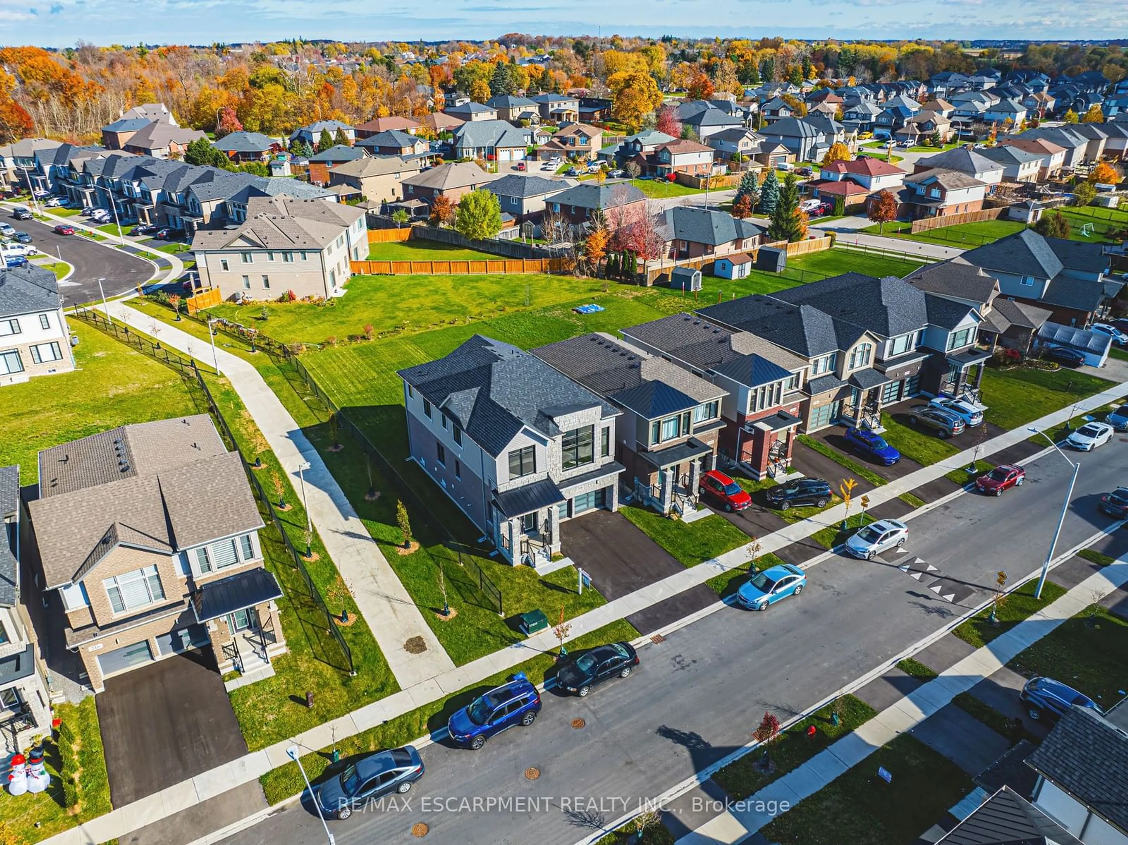 Frontside or backside of a home, the street view for 208 Provident Way, Hamilton Ontario L0R 1W0