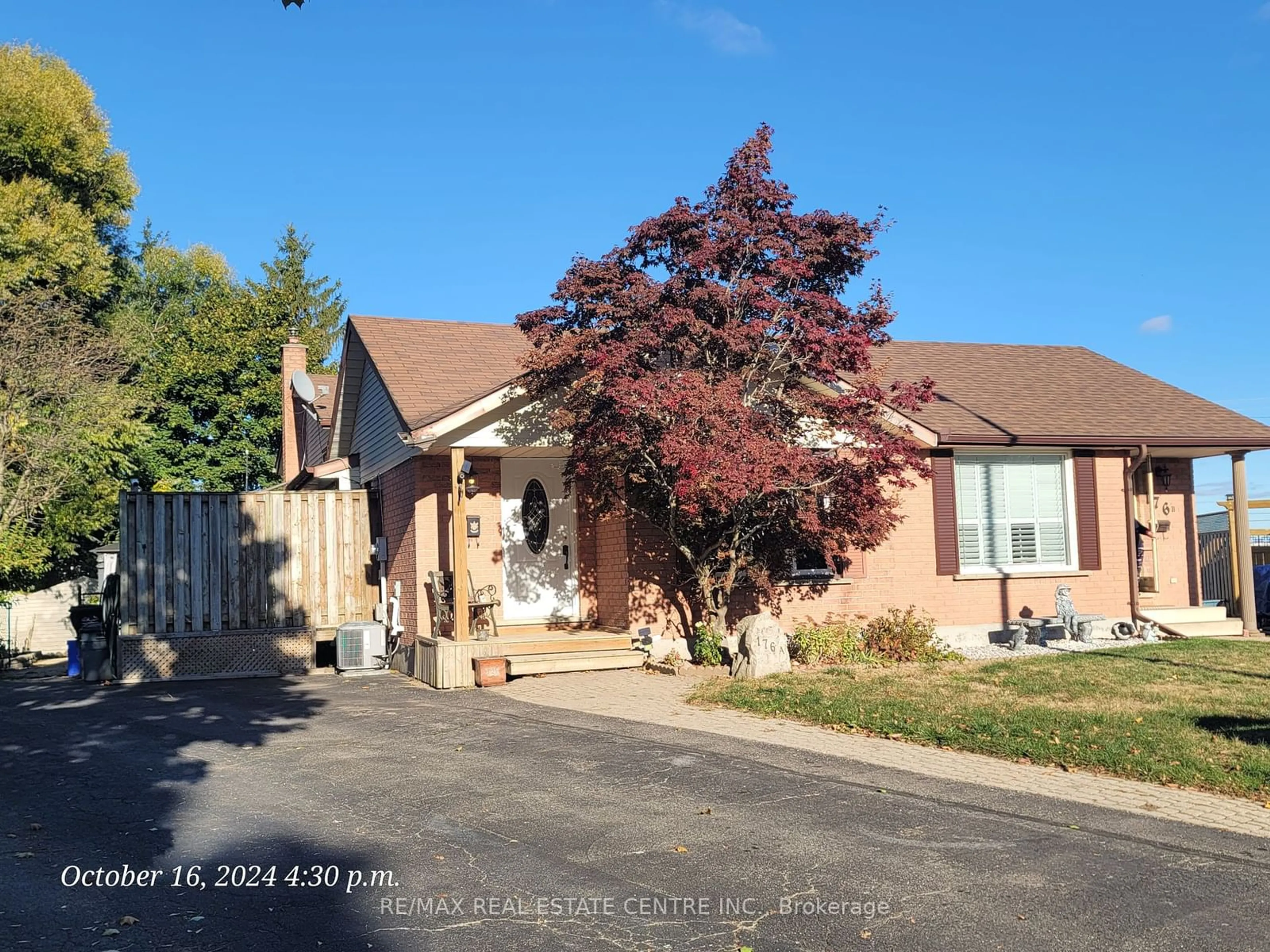 Frontside or backside of a home, the street view for 176 Coghill Pl, Waterloo Ontario N2V 1P3