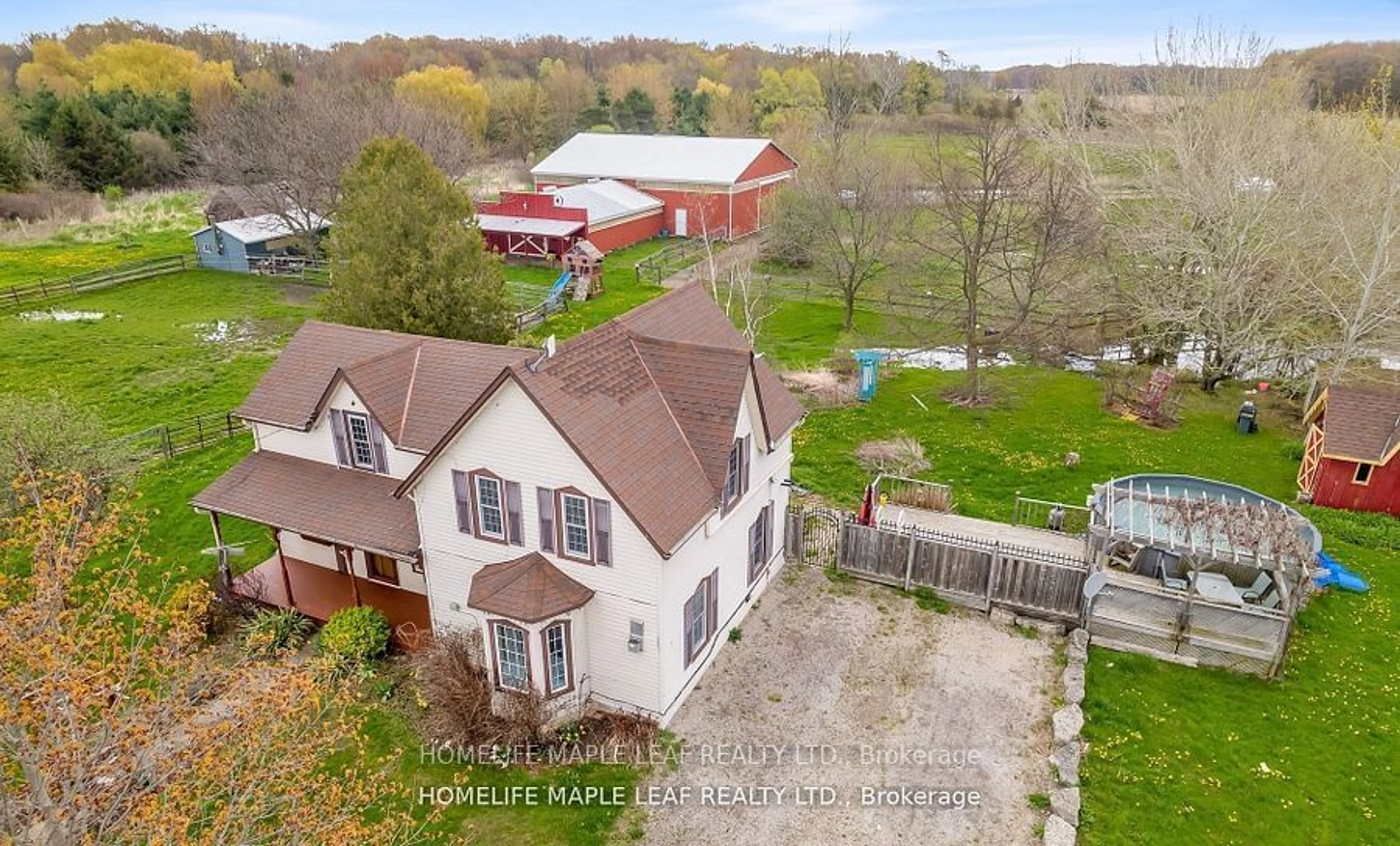 A pic from exterior of the house or condo, the fenced backyard for 64067 Wellandport Rd, Wainfleet Ontario L0R 2J0