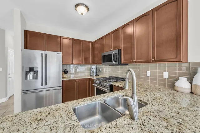 Additional property image - 8 SAYBROOK Gdns