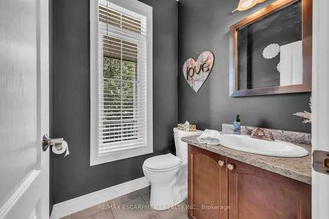 Additional property image - 8 SAYBROOK Gdns
