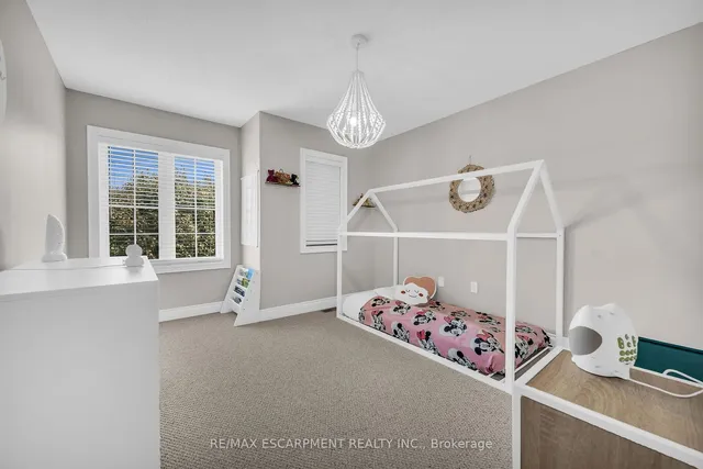 Additional property image - 8 SAYBROOK Gdns
