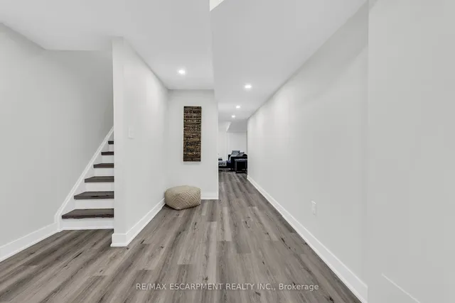Additional property image - 8 SAYBROOK Gdns