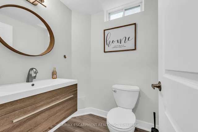 Additional property image - 8 SAYBROOK Gdns