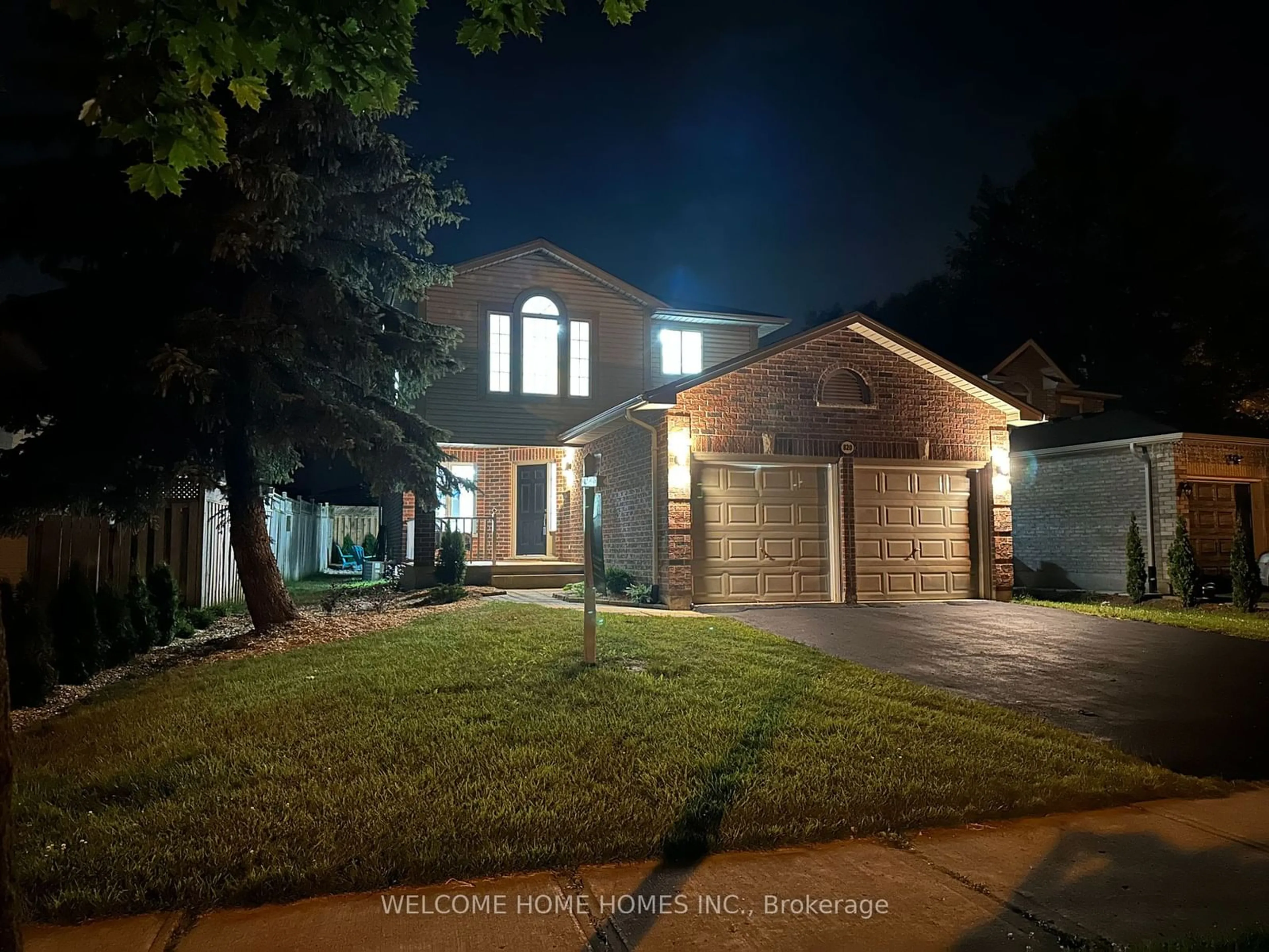 Frontside or backside of a home, the street view for 820 Guildwood Blvd, London Ontario N6H 5G1