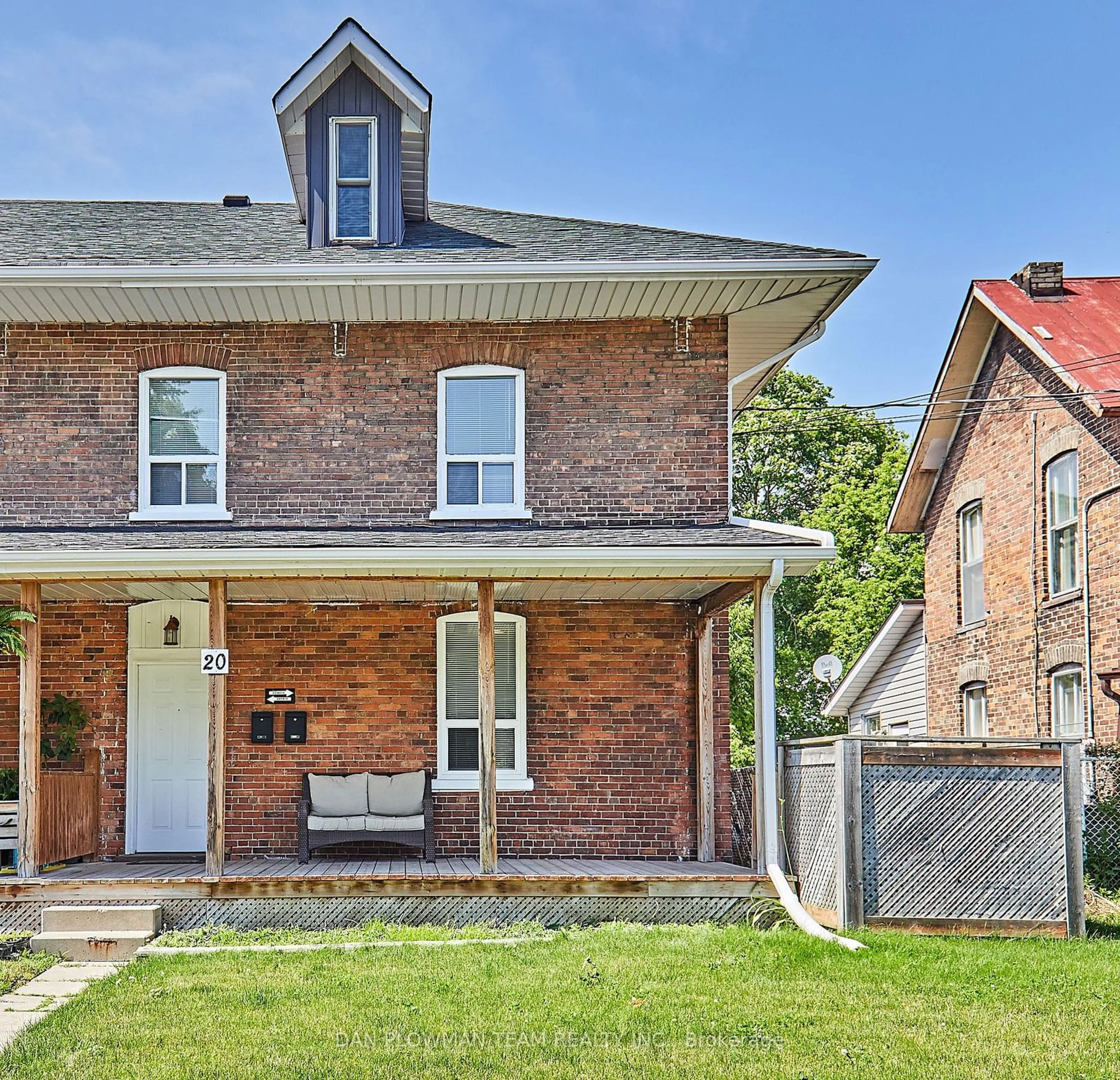 Home with brick exterior material for 20 Queen St, Kawartha Lakes Ontario K9V 1E9