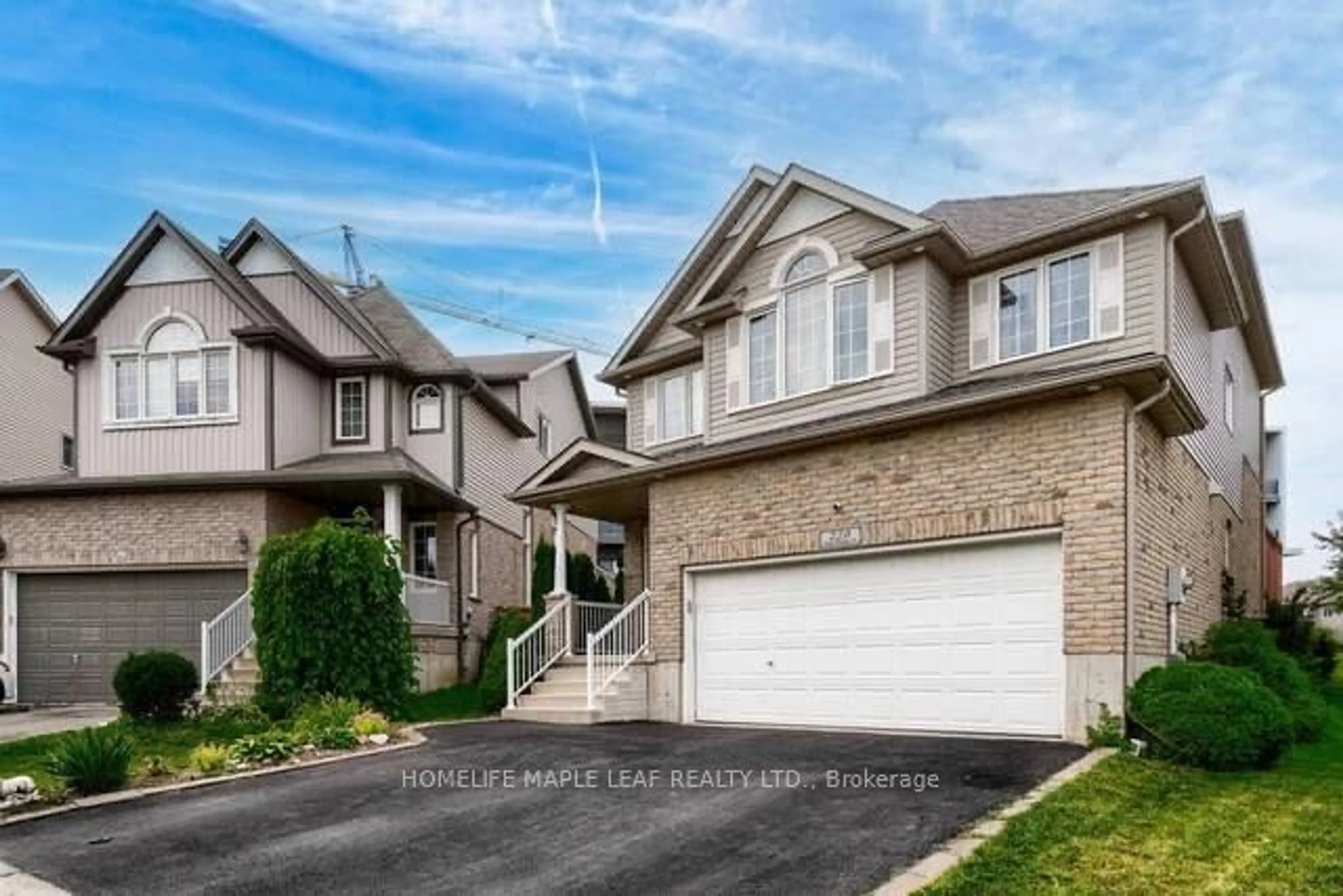 Frontside or backside of a home, the street view for 220 Sunny Meadow Crt, Kitchener Ontario N2N 3R3