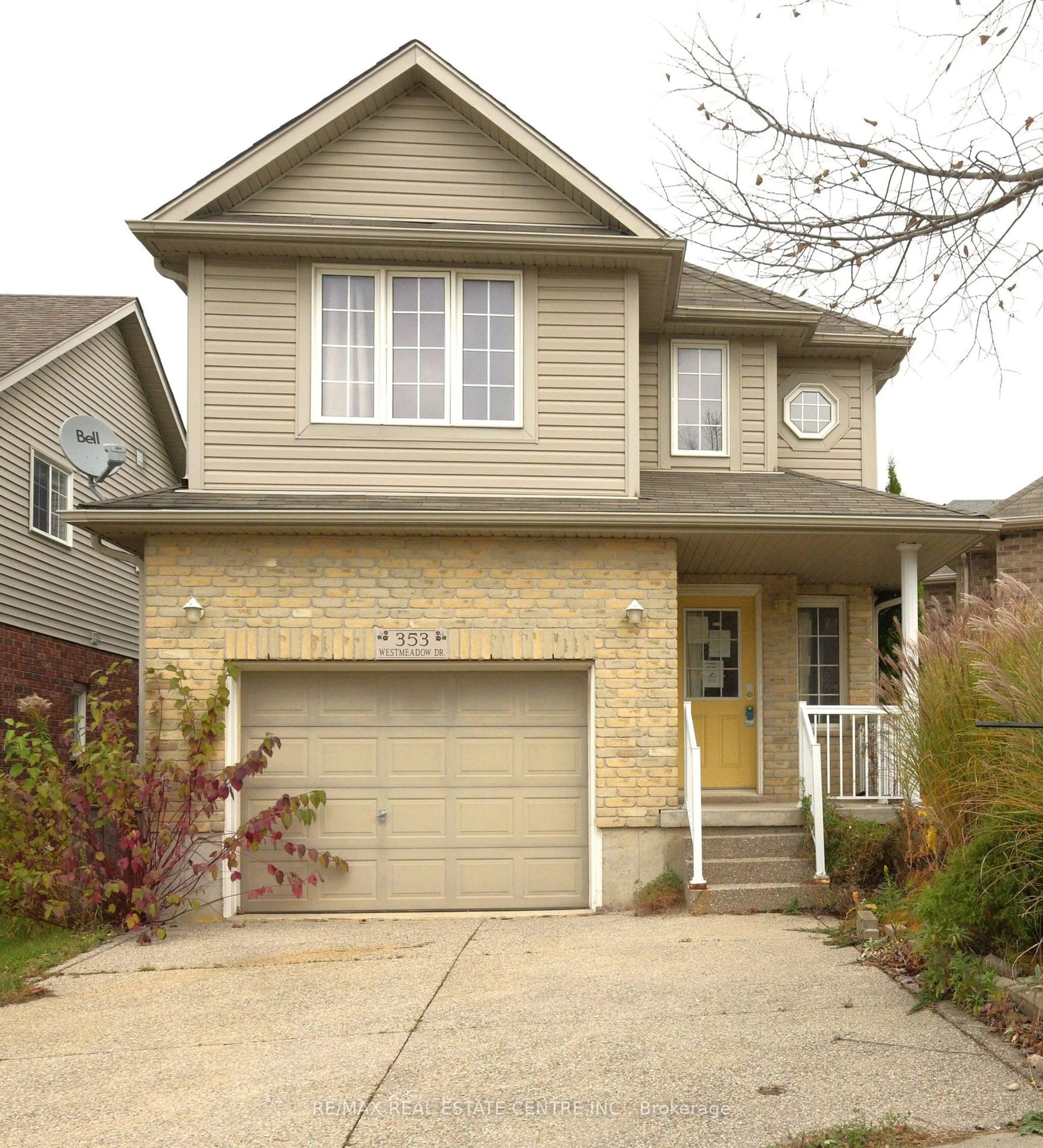 Frontside or backside of a home, cottage for 353 Westmeadow Dr, Kitchener Ontario N2N 3R3