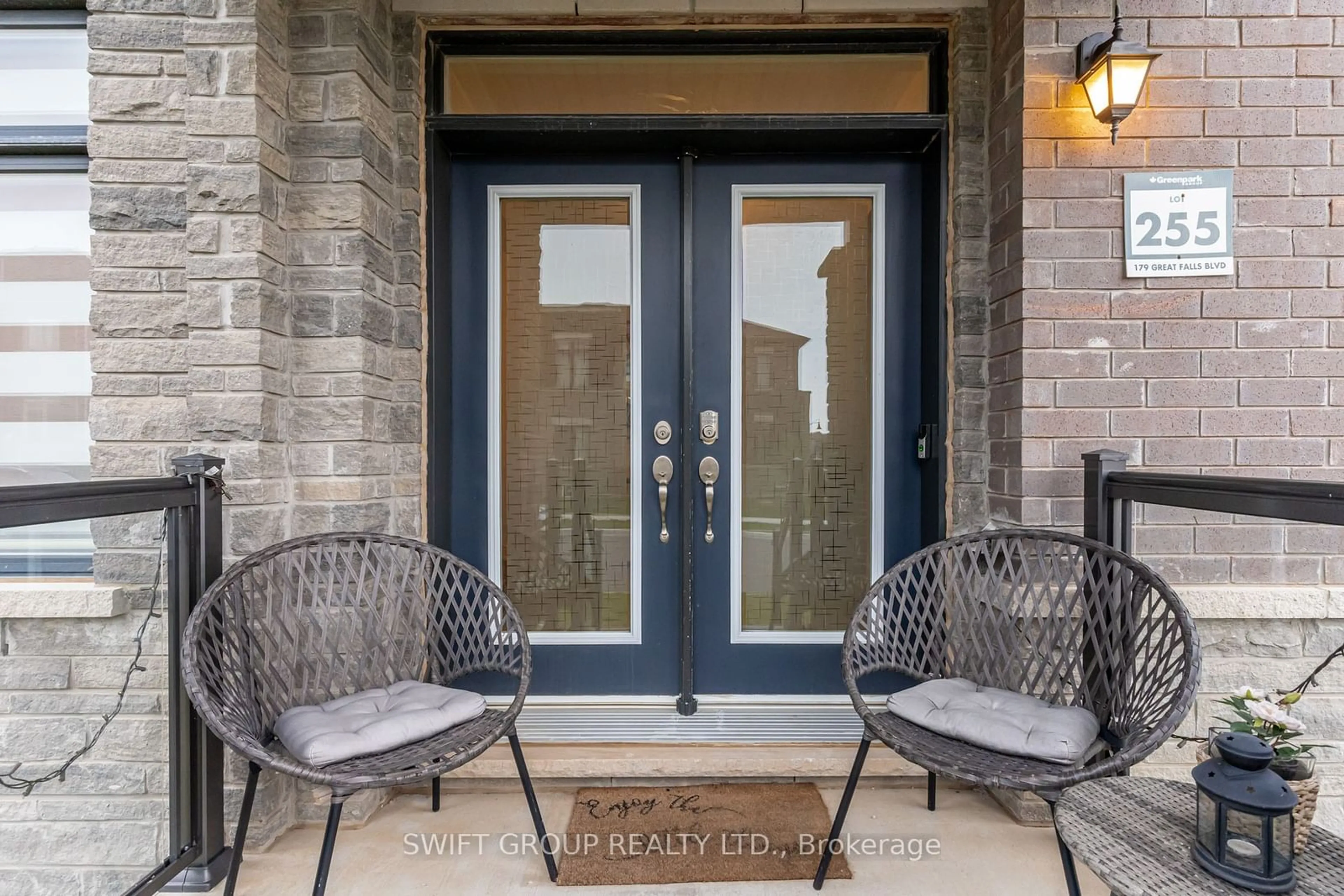 Indoor entryway, cement floor for 179 Great Falls Blvd, Hamilton Ontario L8B 1Y6