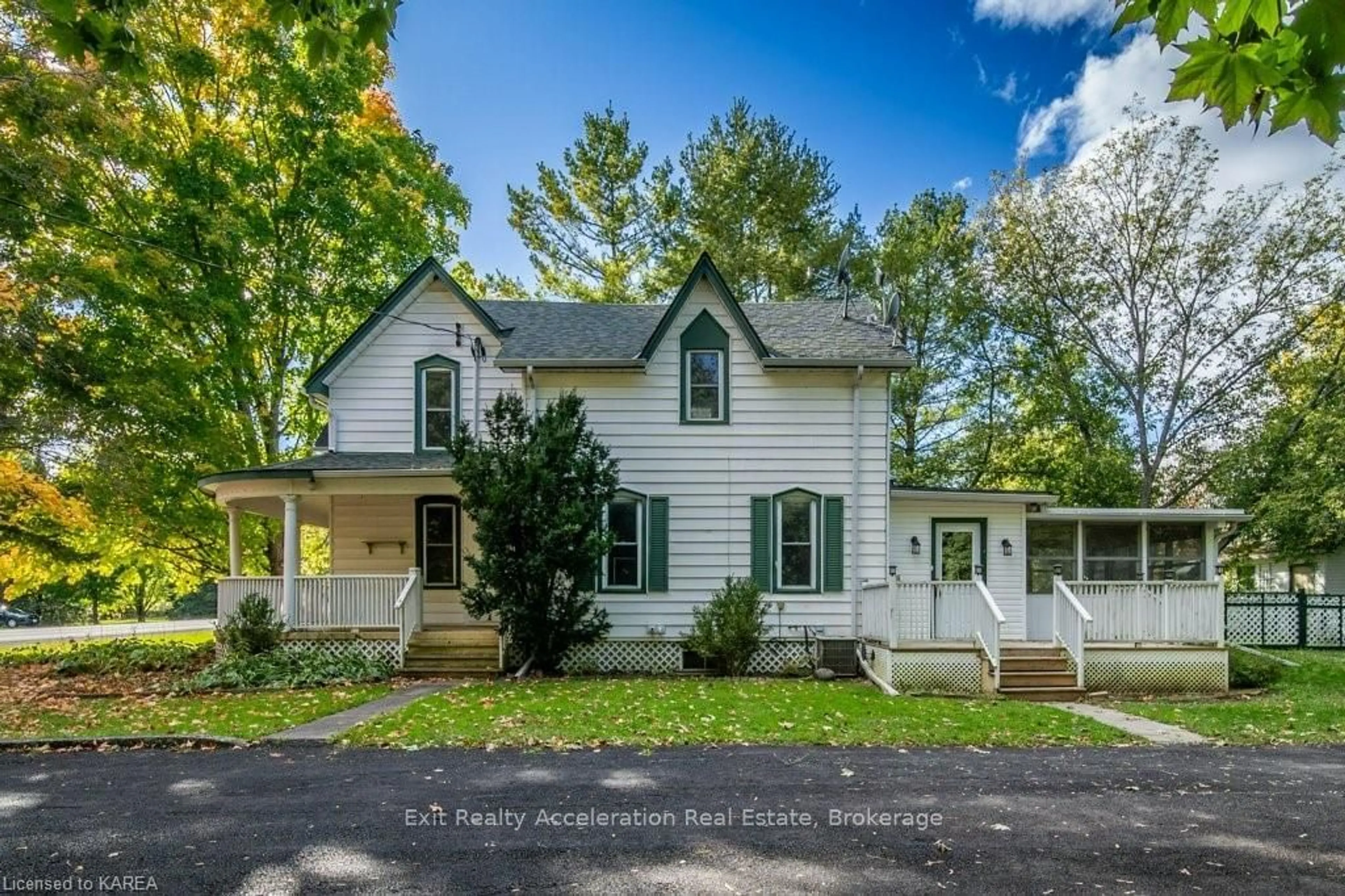 Frontside or backside of a home, cottage for 441 HARMONY RD, Belleville Ontario K0K 1V0