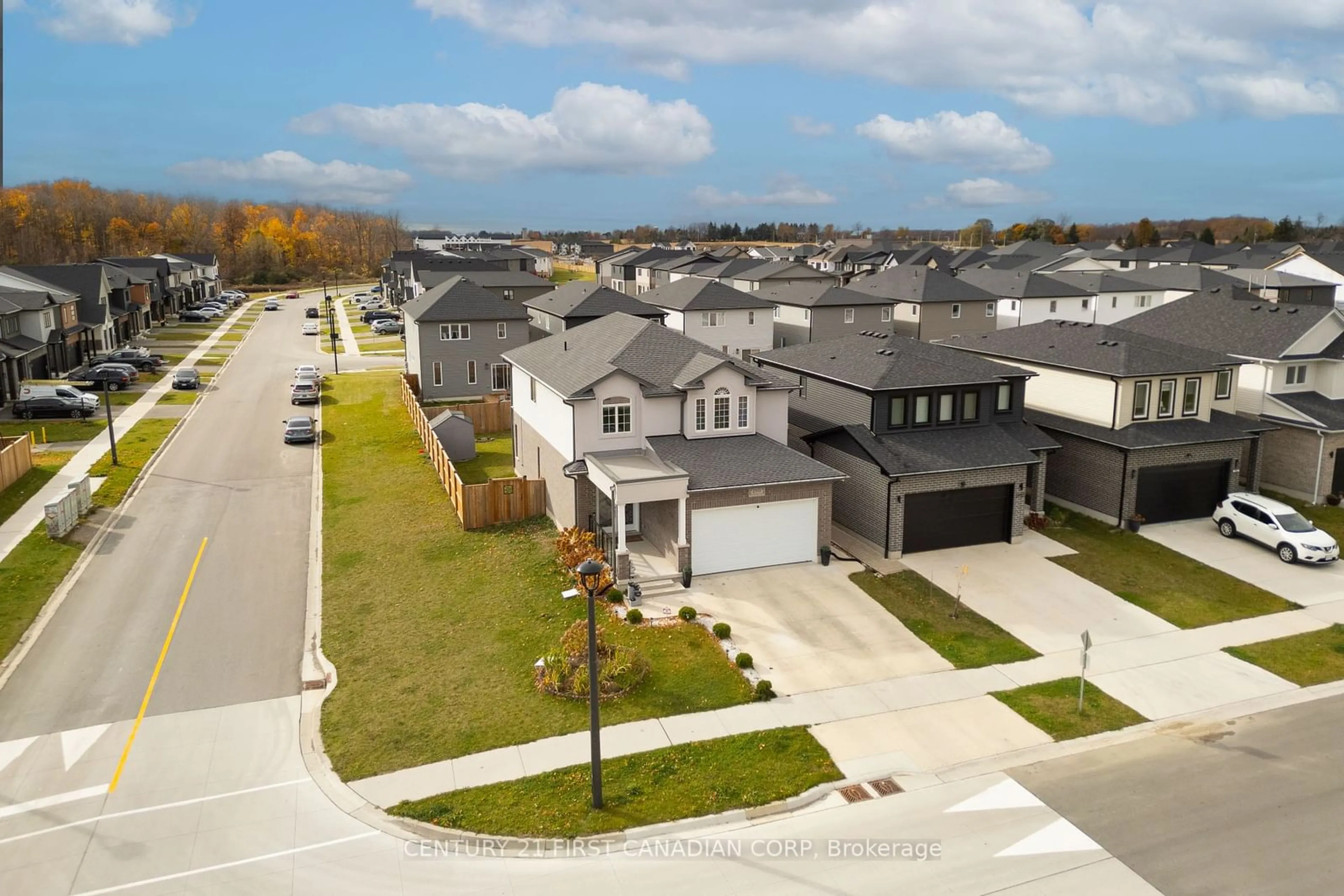 Frontside or backside of a home, the street view for 2951 Heardcreek Tr, London Ontario N6G 0X8