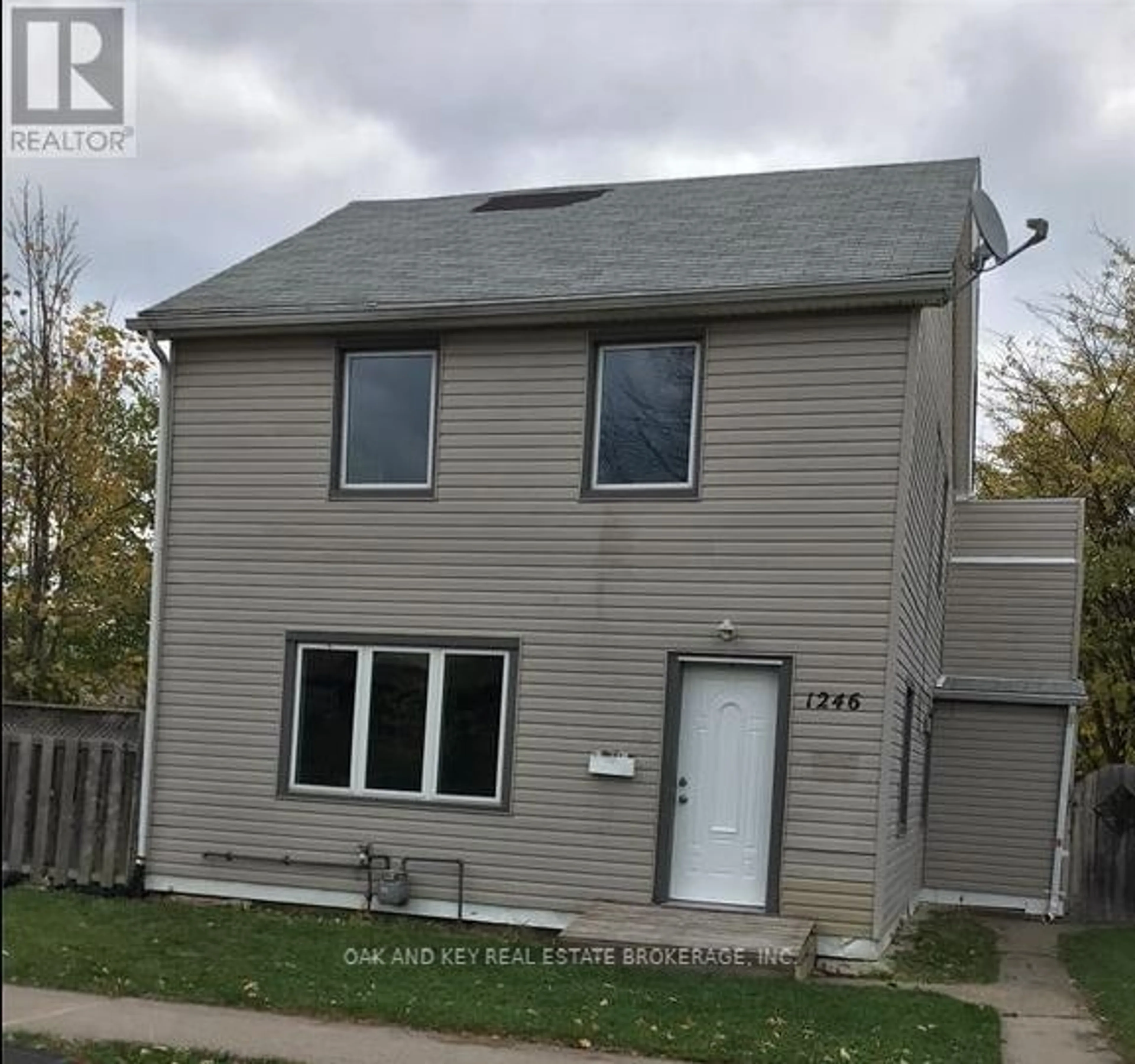 Frontside or backside of a home, the street view for 1246 Monmouth Rd, Windsor Ontario N8Y 3M1