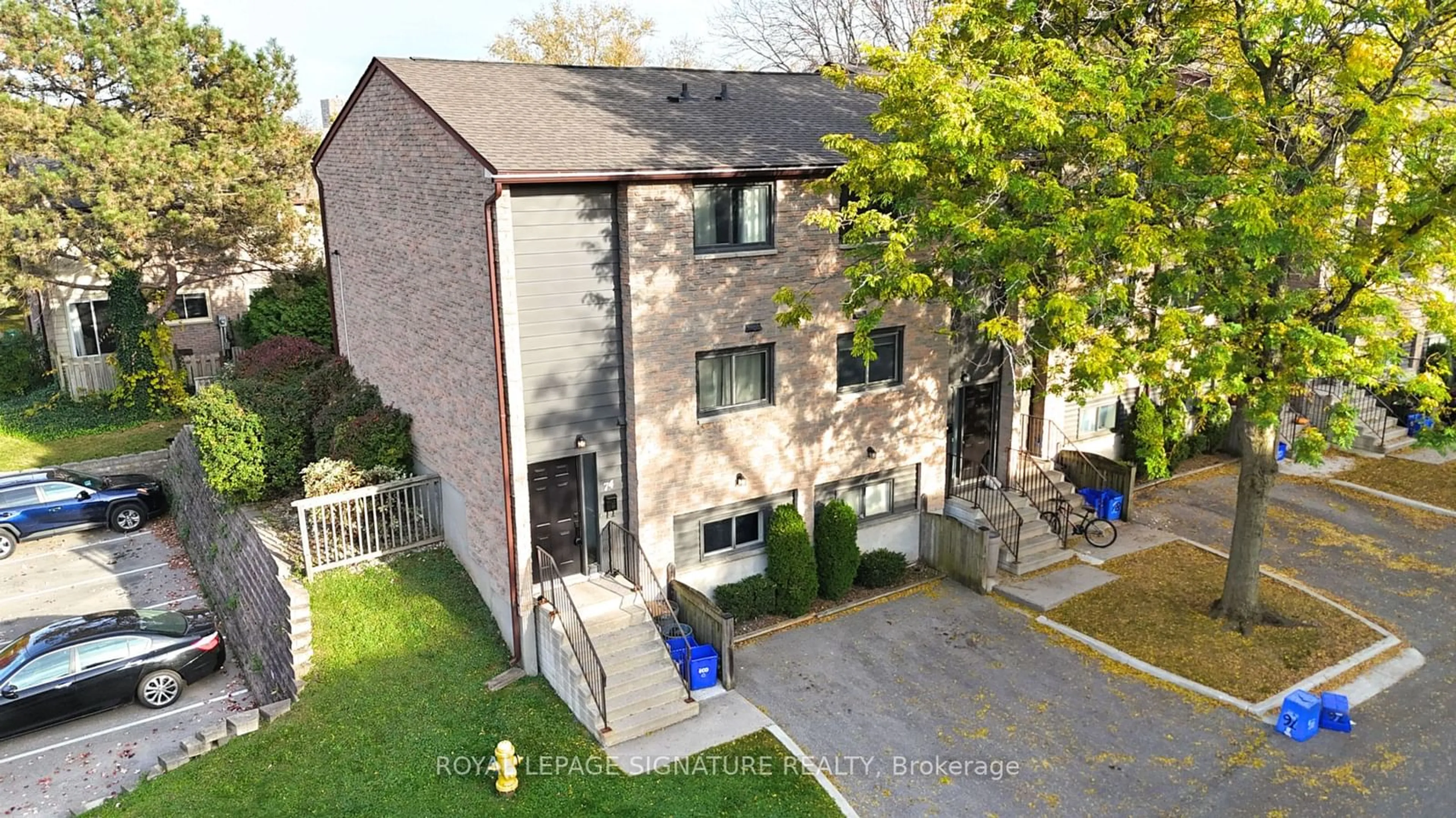 A pic from exterior of the house or condo, the street view for 40 Summit Ave #74, London Ontario N6H 4S3