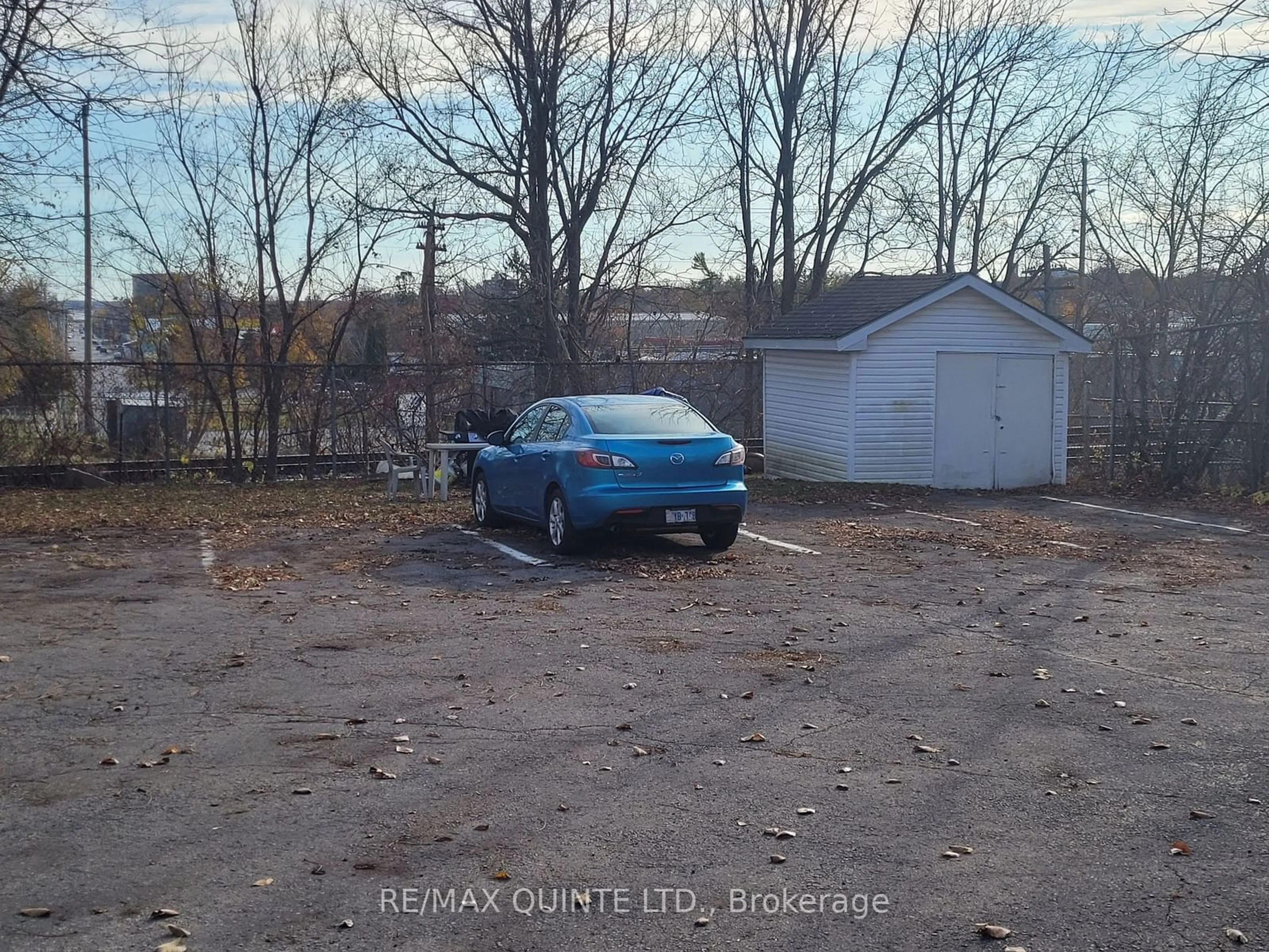 Parking for 27 King George Sq, Belleville Ontario K8P 2A6