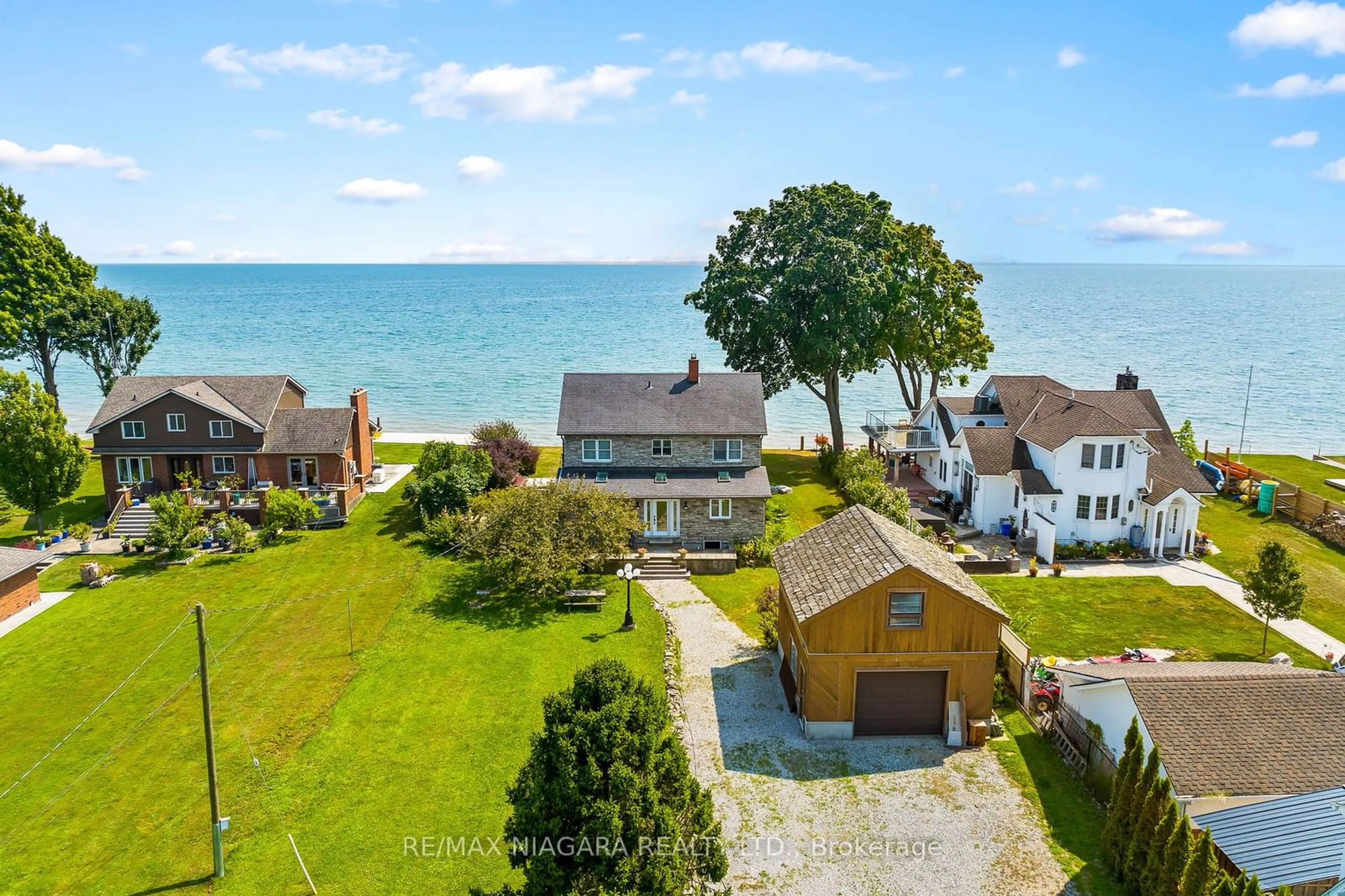 A pic from exterior of the house or condo, cottage for 11825 Lakeshore Rd, Wainfleet Ontario L0S 1V0