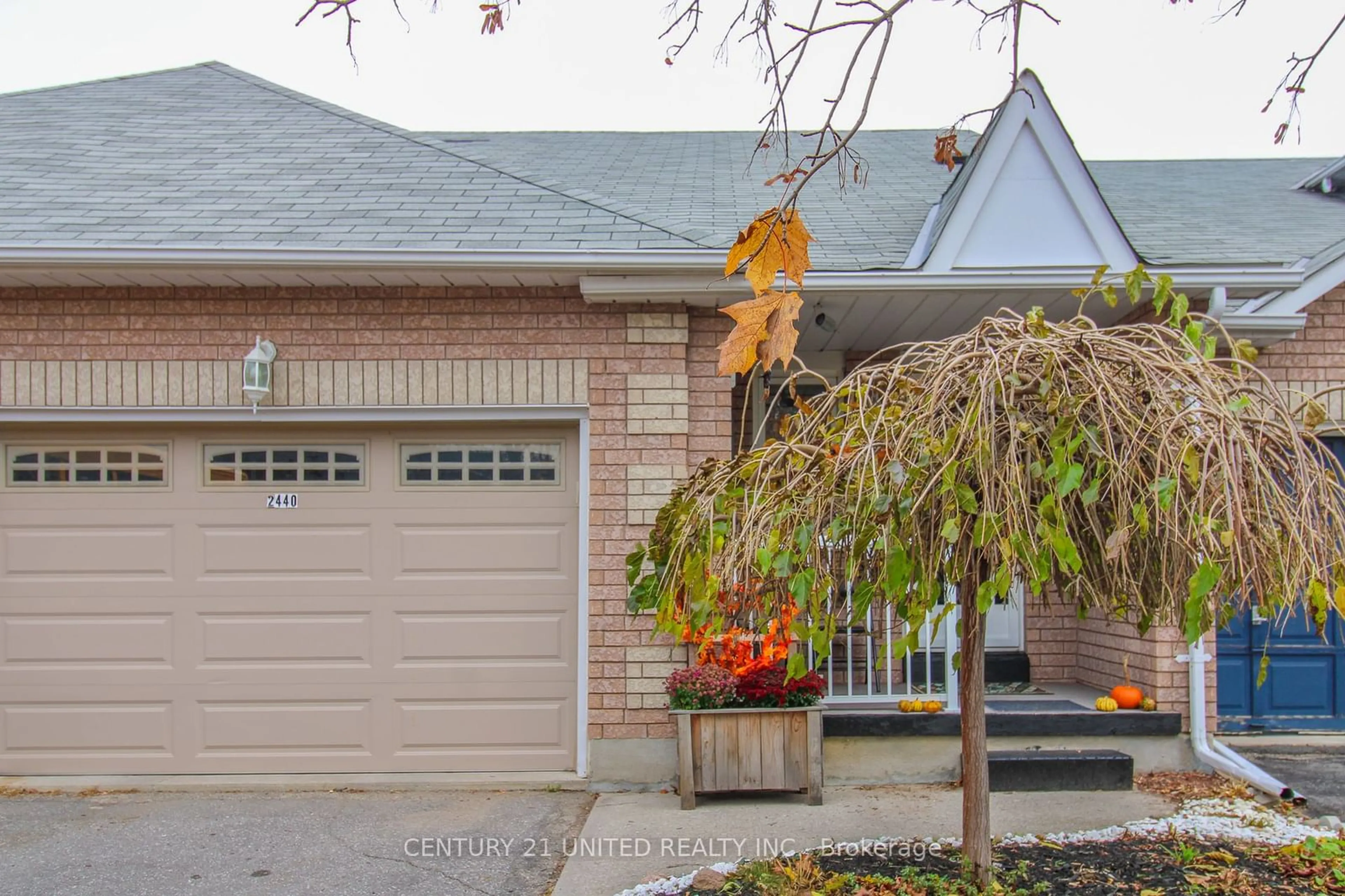 A pic from exterior of the house or condo, cottage for 2440 Woodglade Blvd, Peterborough Ontario K9K 2K9