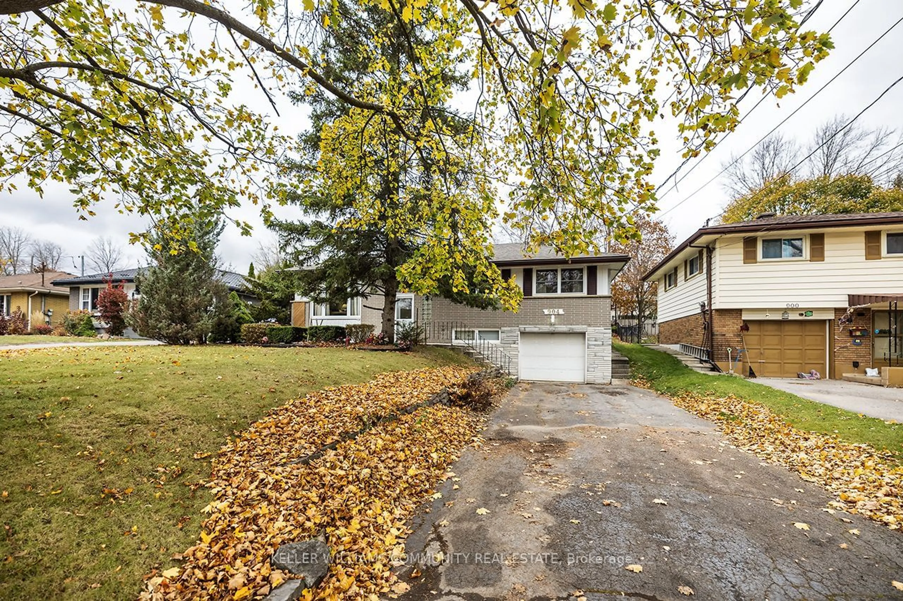 Frontside or backside of a home, the street view for 904 Sherbrooke St, Peterborough Ontario K9J 2R4