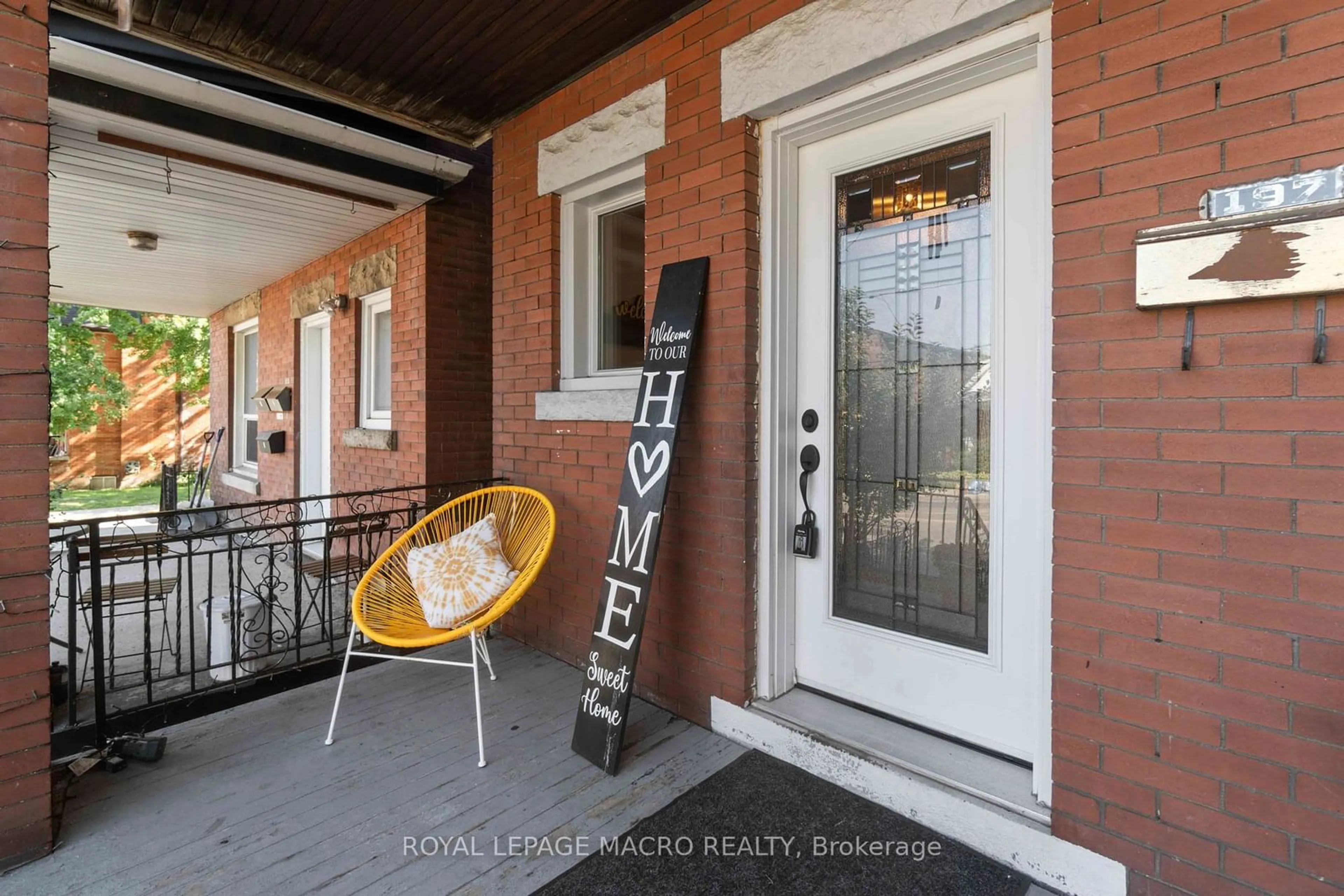 Indoor entryway, wood floors for 197 Wentworth St, Hamilton Ontario L8N 2Z6