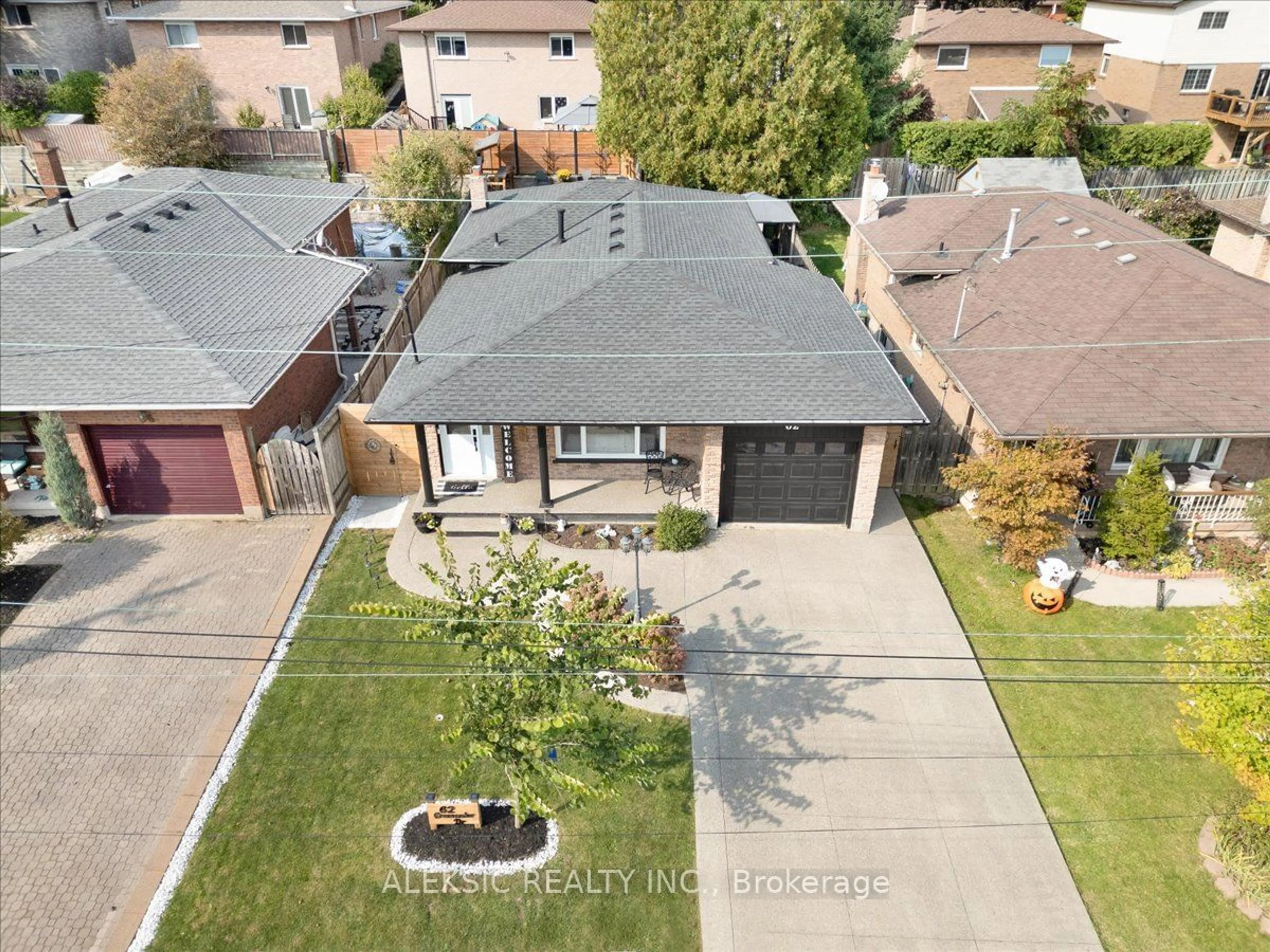 Frontside or backside of a home, the street view for 62 Greencedar Dr, Hamilton Ontario L9C 6S8