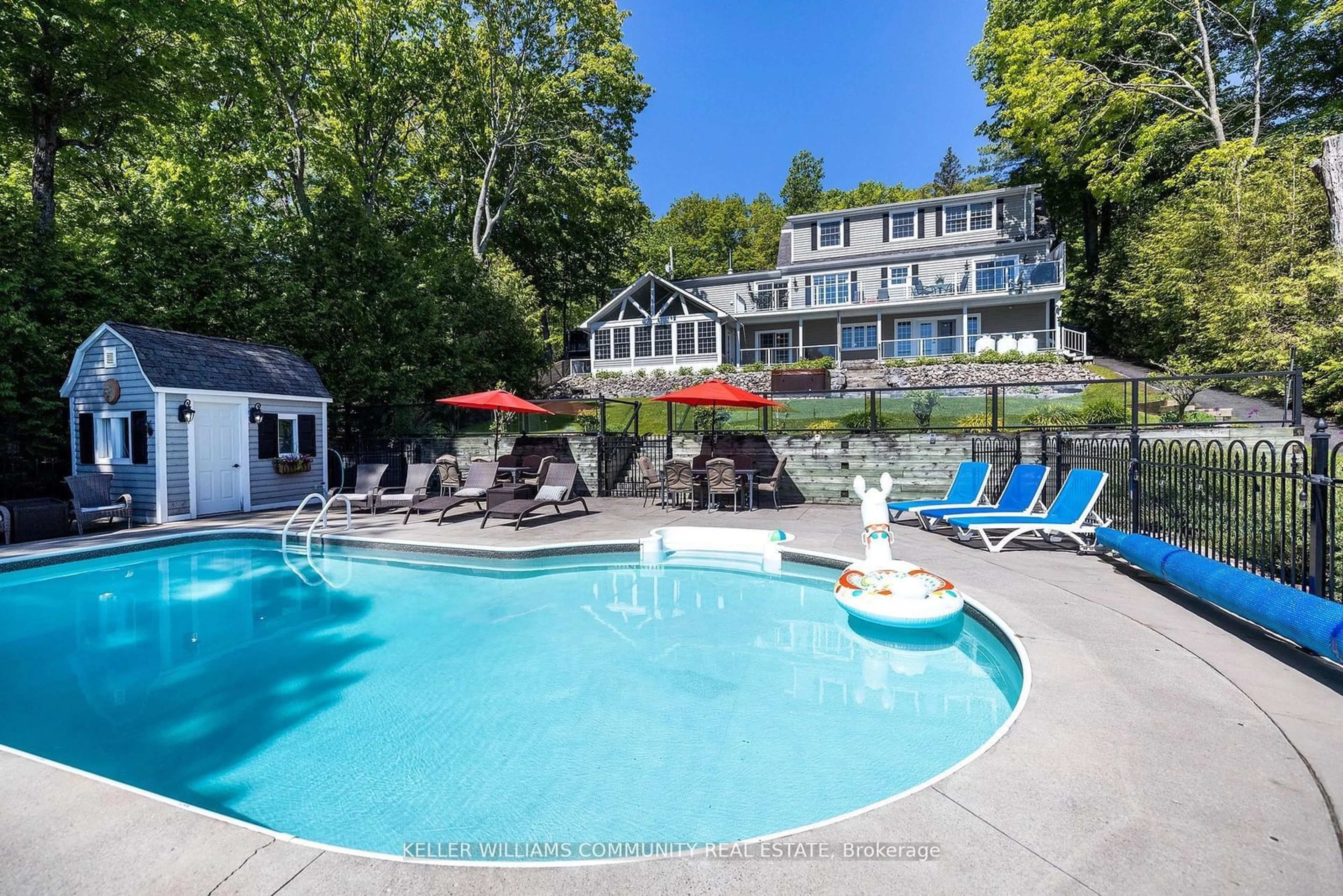 Indoor or outdoor pool for 3071 Beachwood Dr, Smith-Ennismore-Lakefield Ontario K0L 2H0