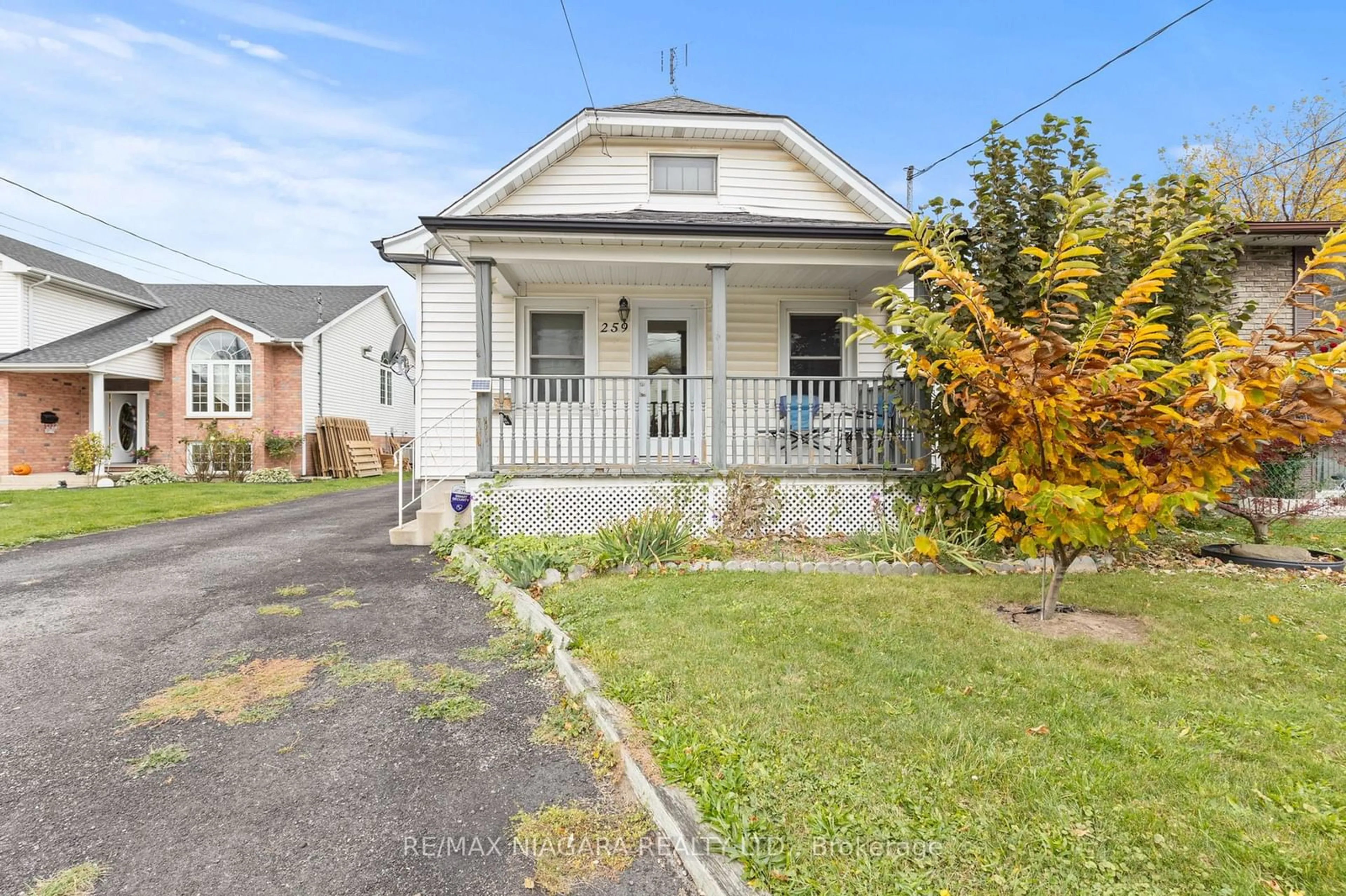 Frontside or backside of a home, cottage for 259 NIAGARA St, St. Catharines Ontario L2M 4V5