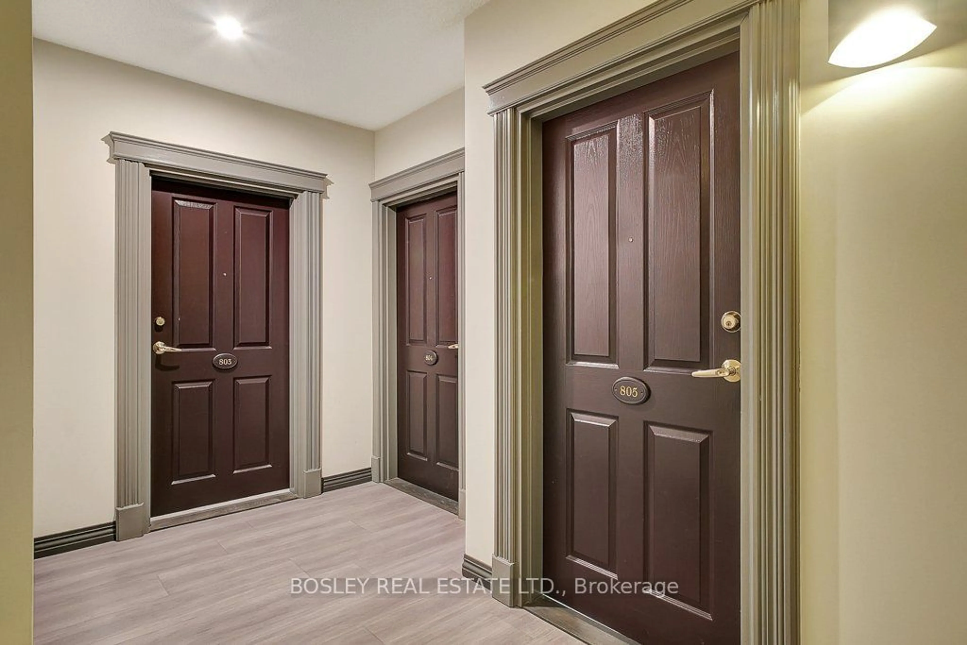 Indoor entryway, wood floors for 255 Keats Way #805, Waterloo Ontario N2L 6N6