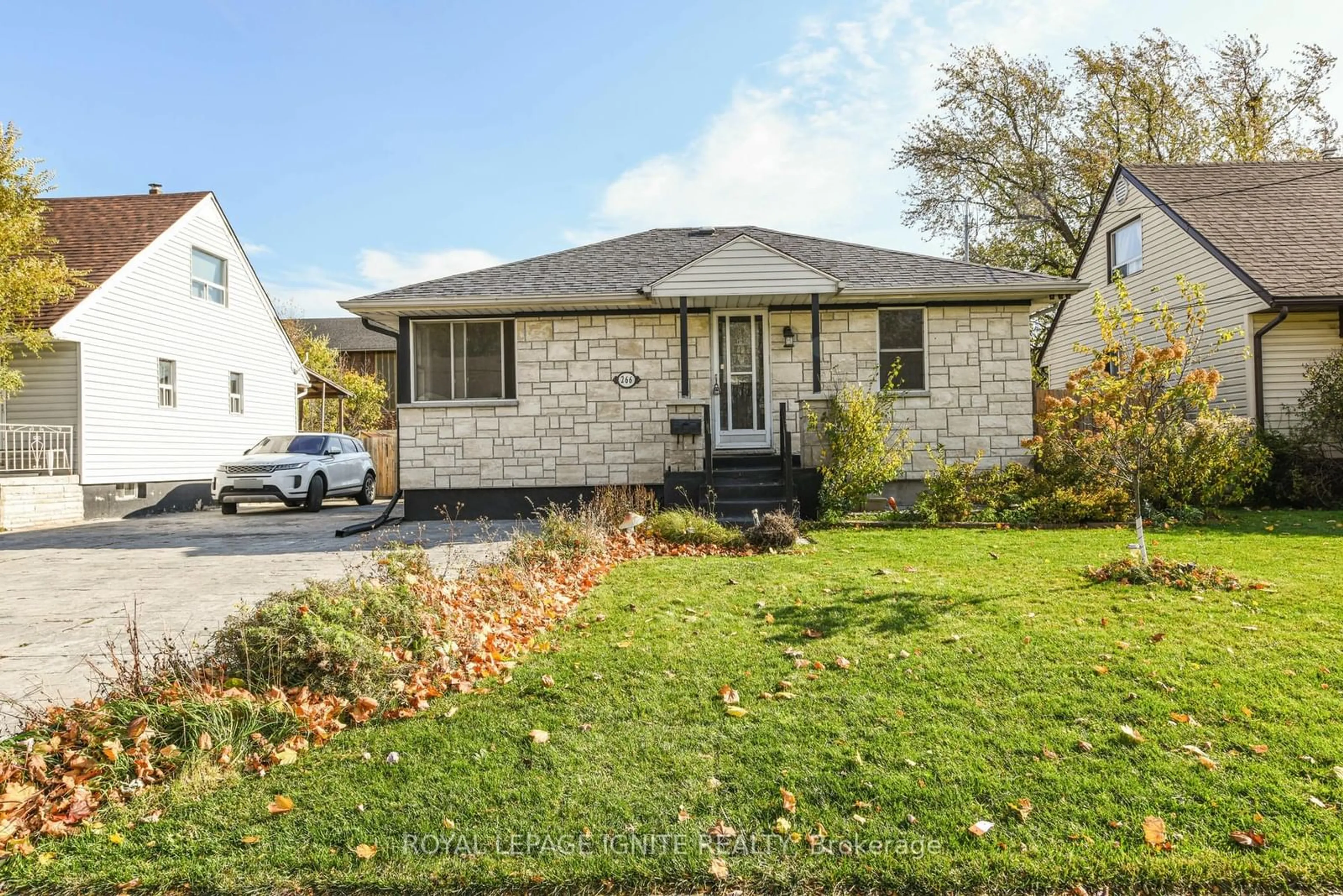 Frontside or backside of a home, cottage for 266 Adair Ave, Hamilton Ontario L8H 6B2