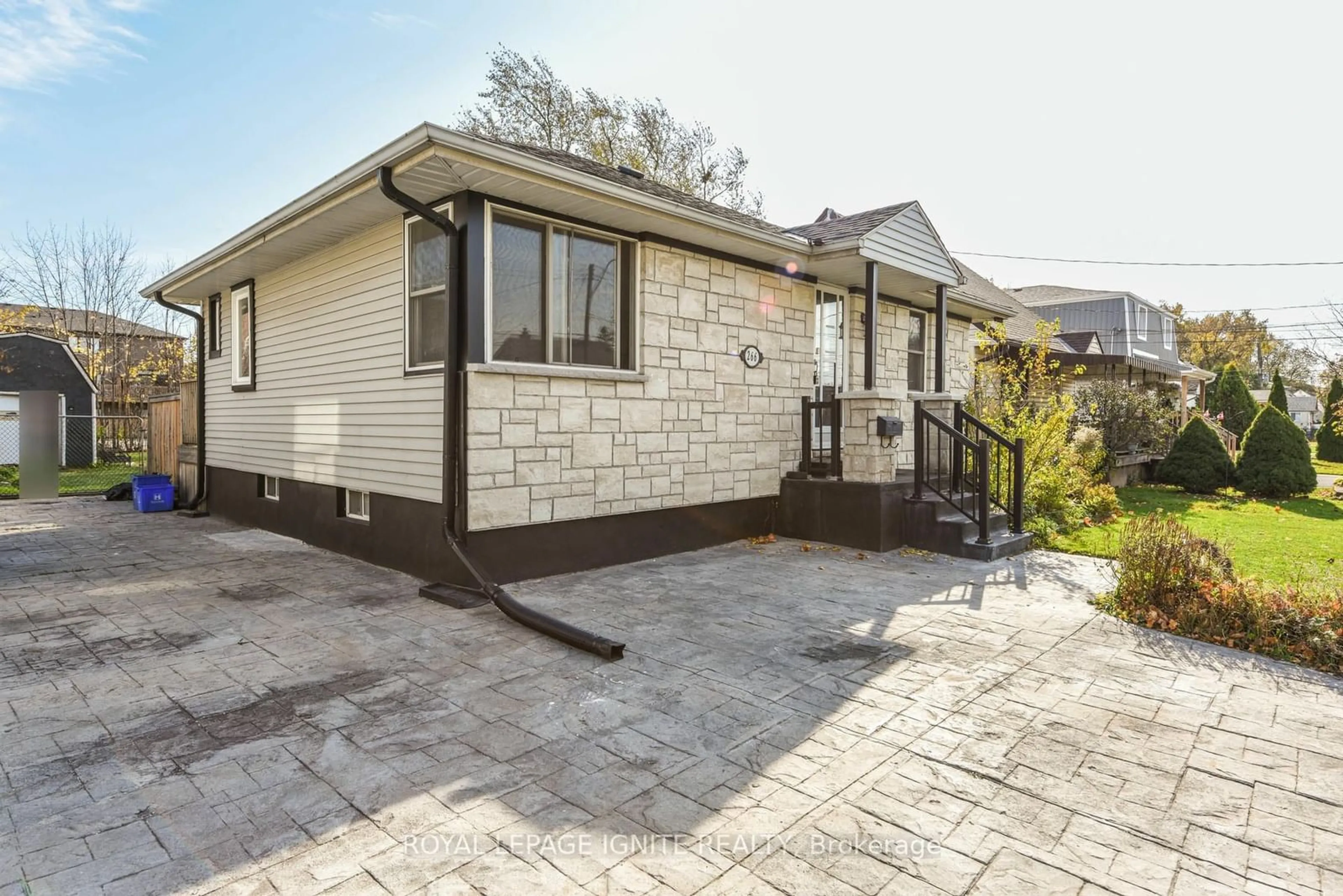 Patio, cottage for 266 Adair Ave, Hamilton Ontario L8H 6B2