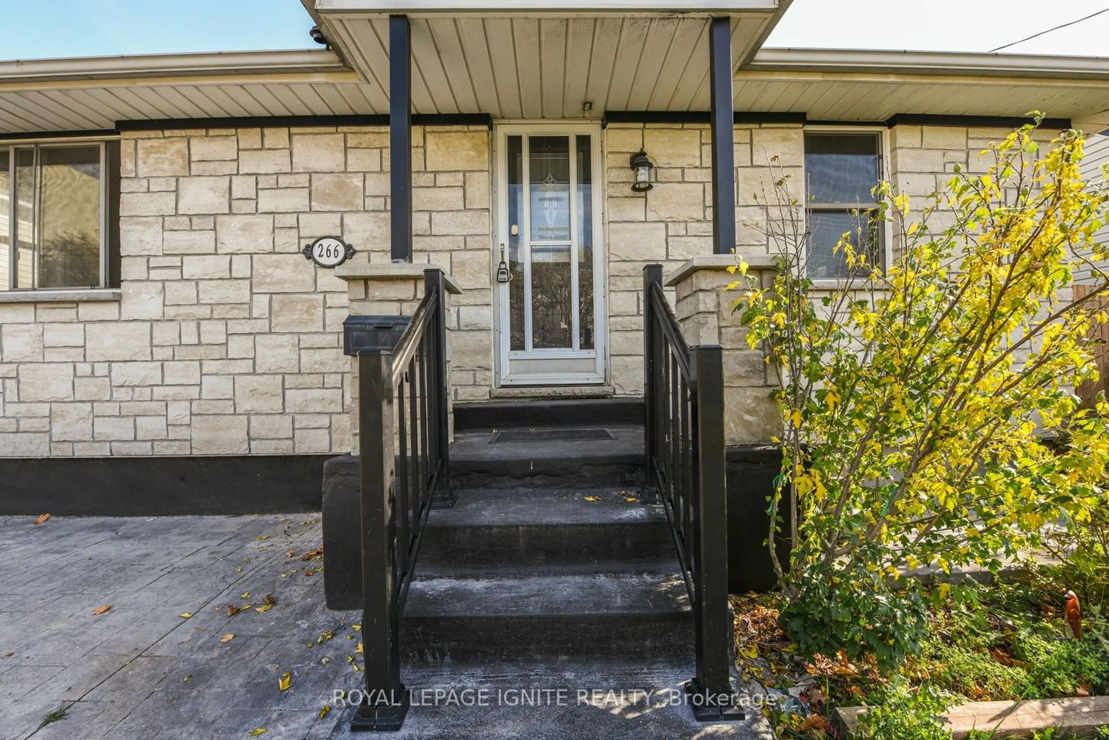 Indoor entryway, wood floors for 266 Adair Ave, Hamilton Ontario L8H 6B2