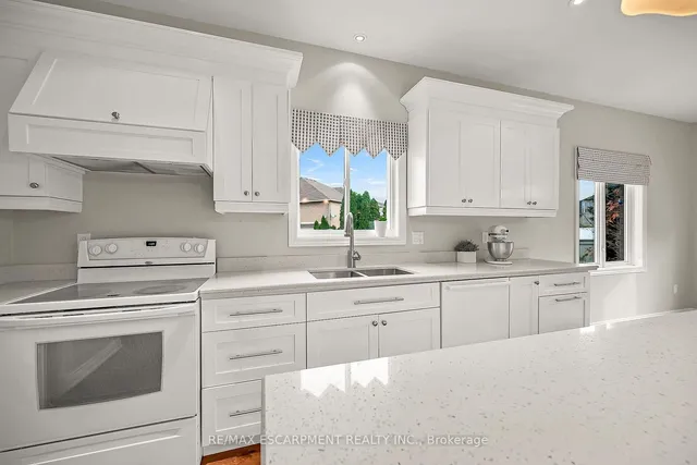 Additional property image - 91 SOUTHCREEK Crt