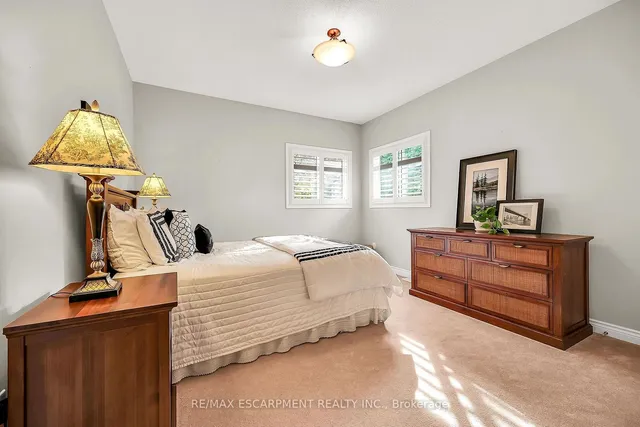 Additional property image - 91 SOUTHCREEK Crt