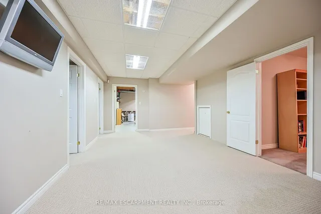 Additional property image - 91 SOUTHCREEK Crt