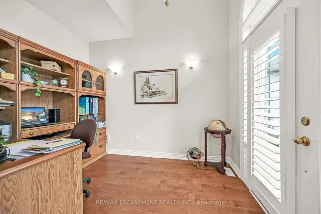 Additional property image - 91 SOUTHCREEK Crt