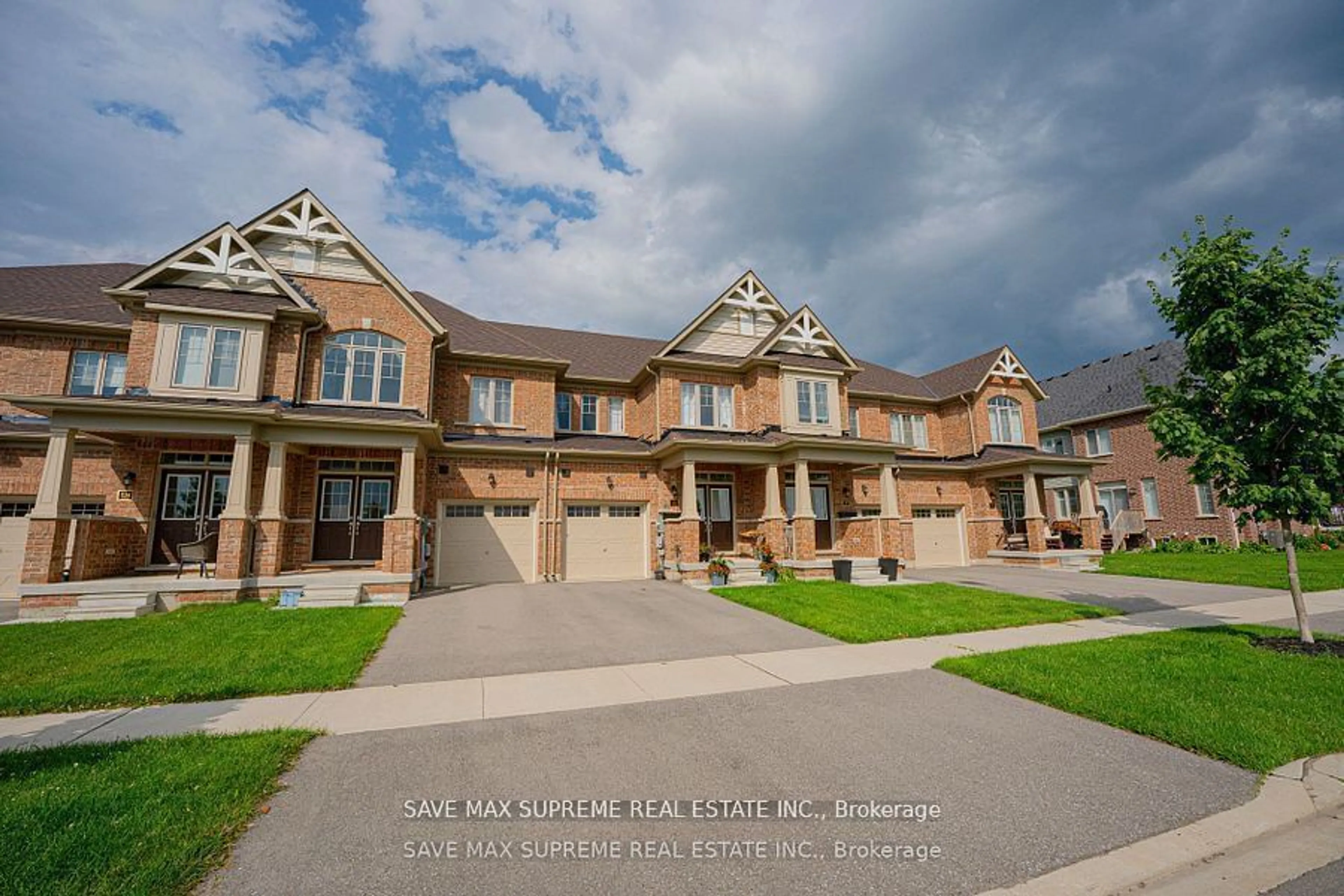 A pic from exterior of the house or condo, the street view for 120 Mutrie Blvd, Guelph/Eramosa Ontario N0B 2K0