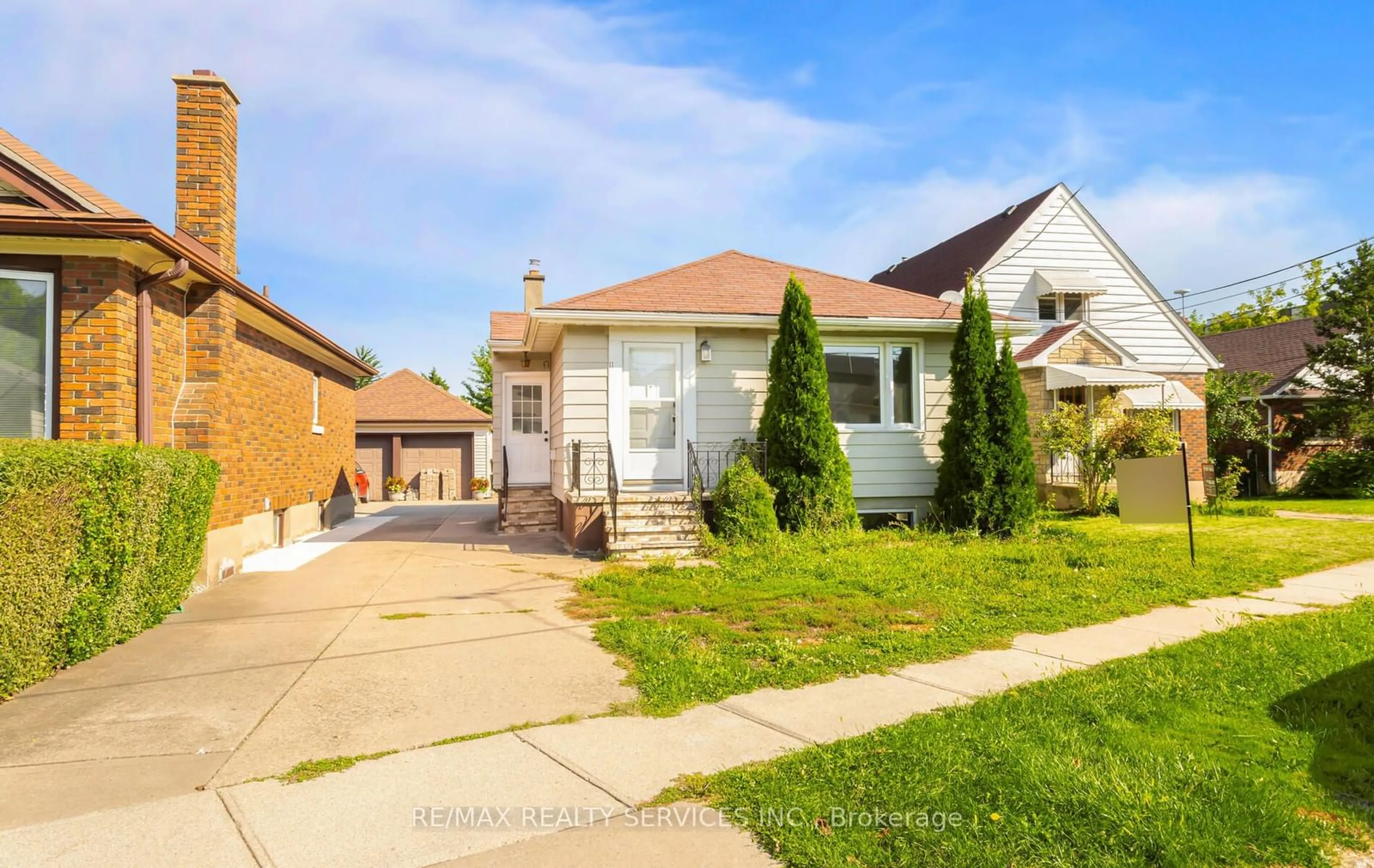 Frontside or backside of a home, the street view for 11 Garnet St, St. Catharines Ontario L2M 5E6