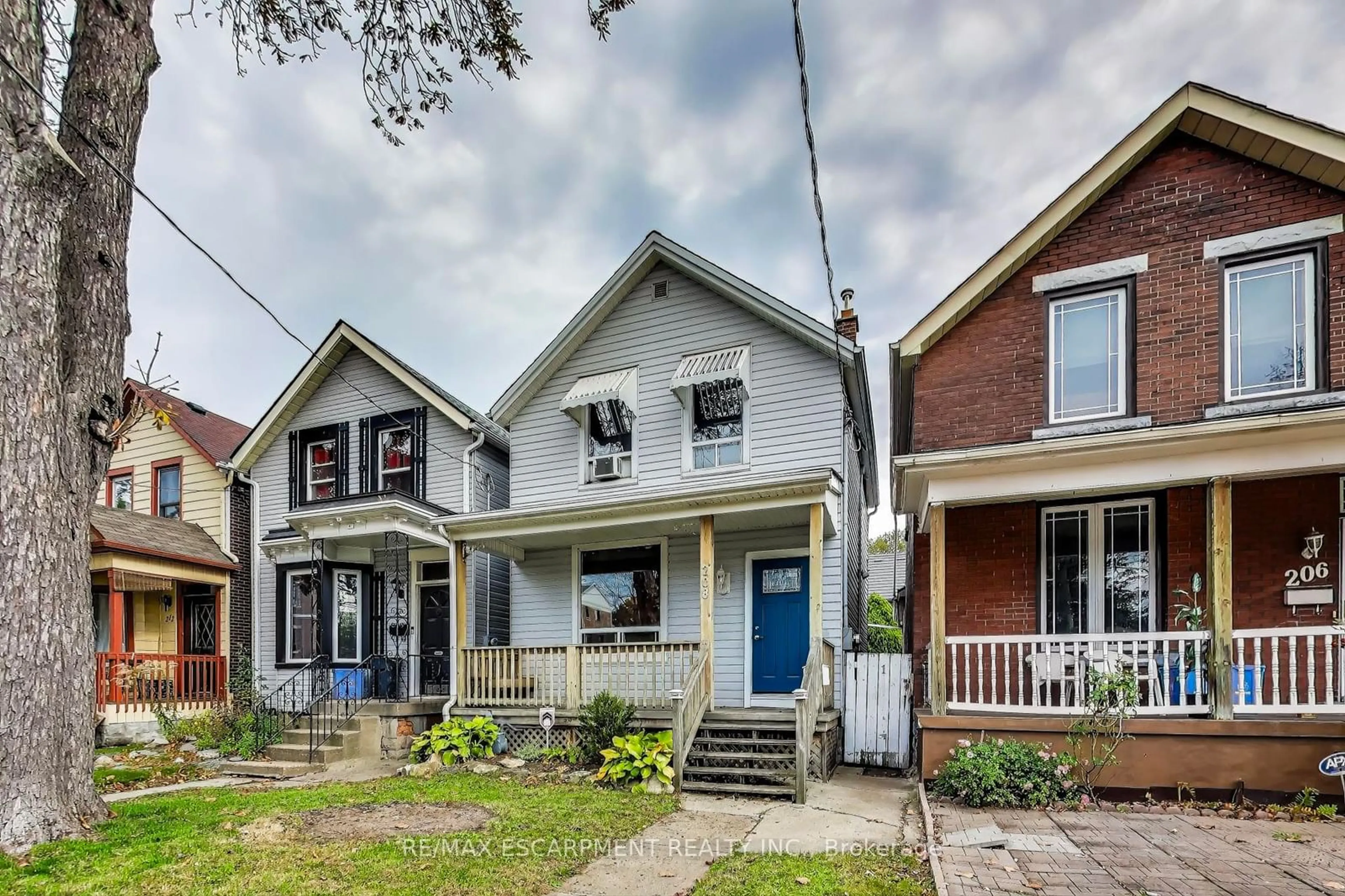 Frontside or backside of a home, the street view for 208 East Ave, Hamilton Ontario L8L 5J3