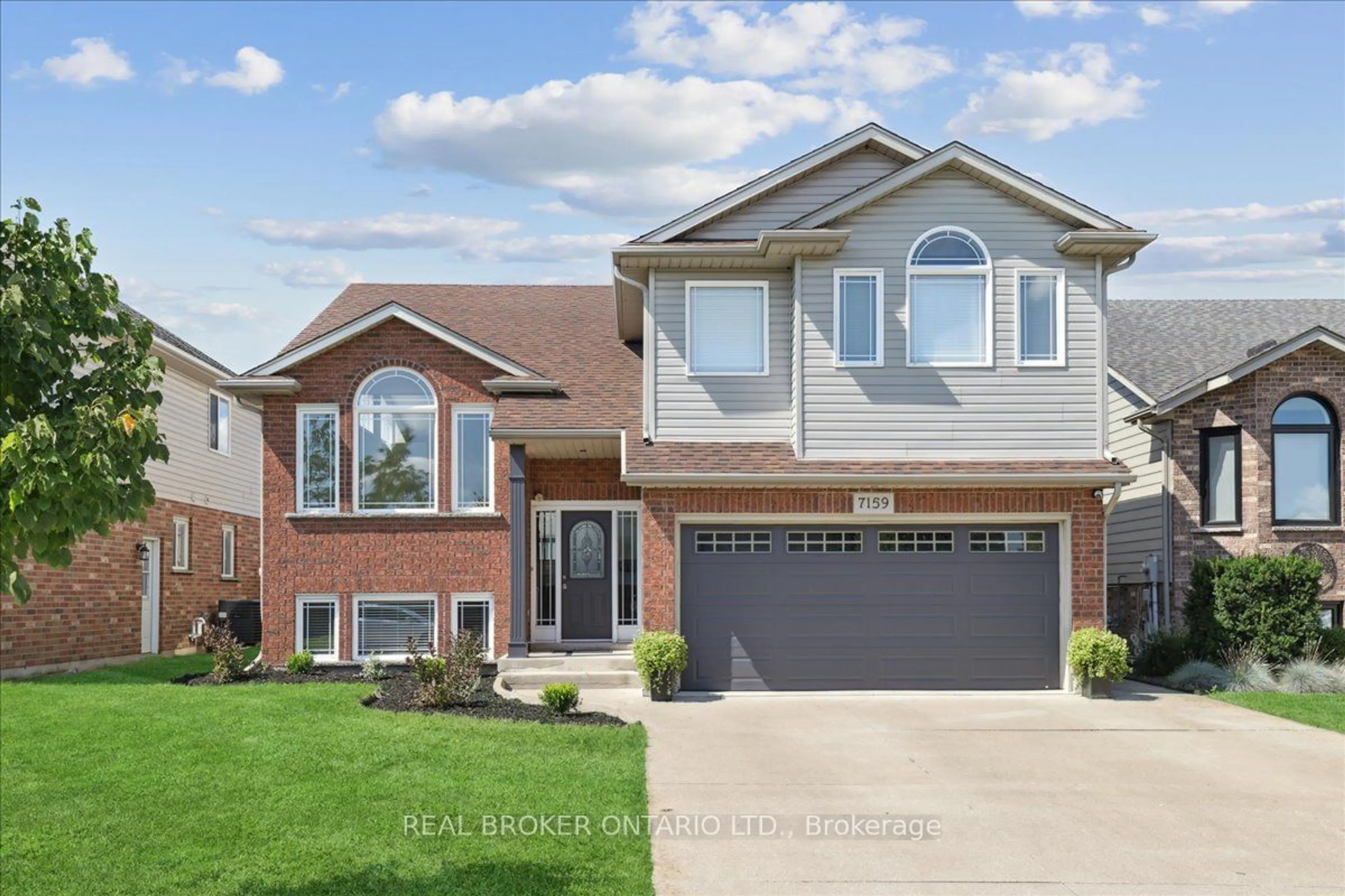 Frontside or backside of a home, the street view for 7159 Bryanne Crt, Niagara Falls Ontario L2H 3L4