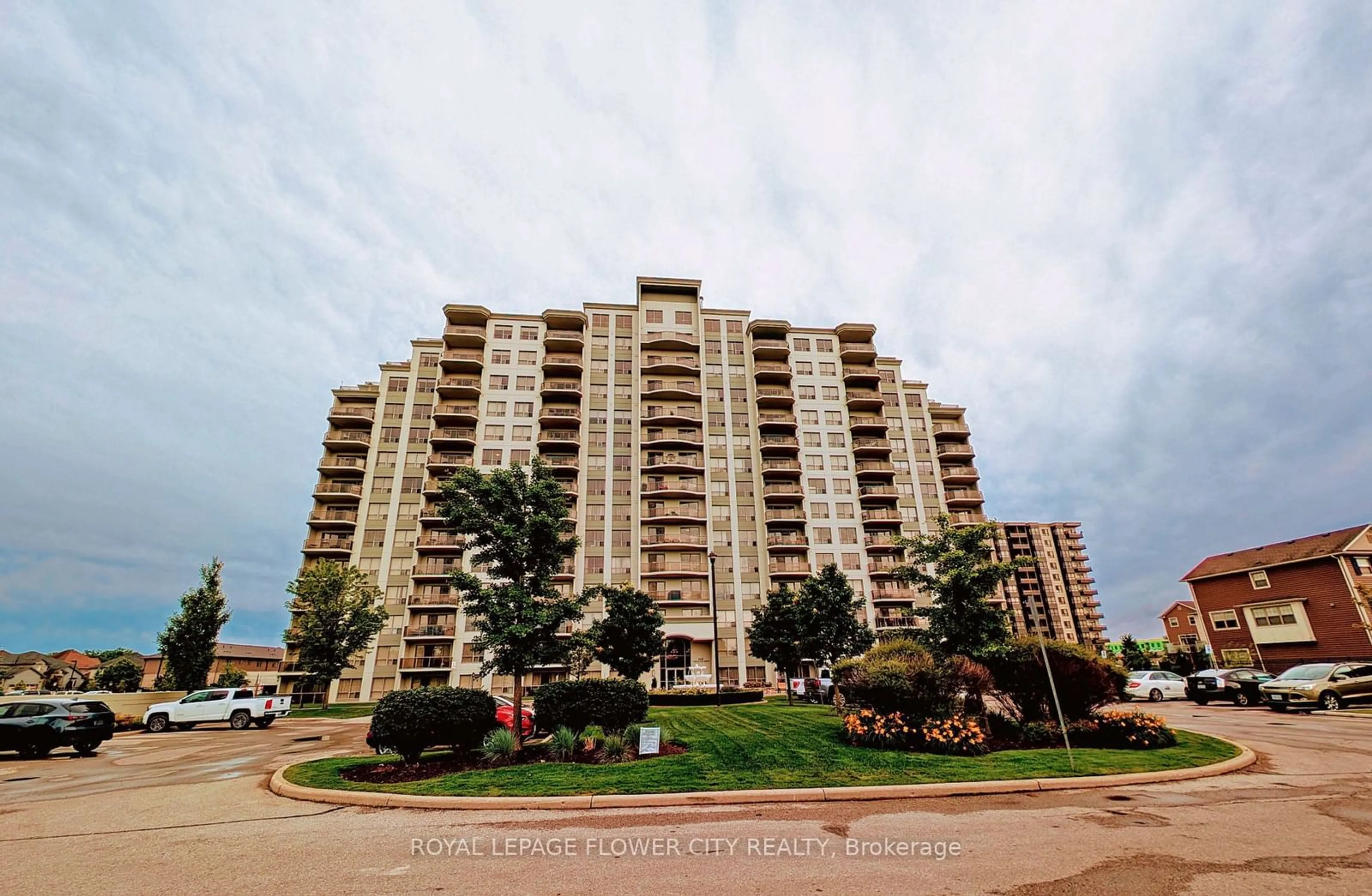 A pic from exterior of the house or condo, the street view for 1030 Coronation Dr #608, London Ontario N6G 0G5