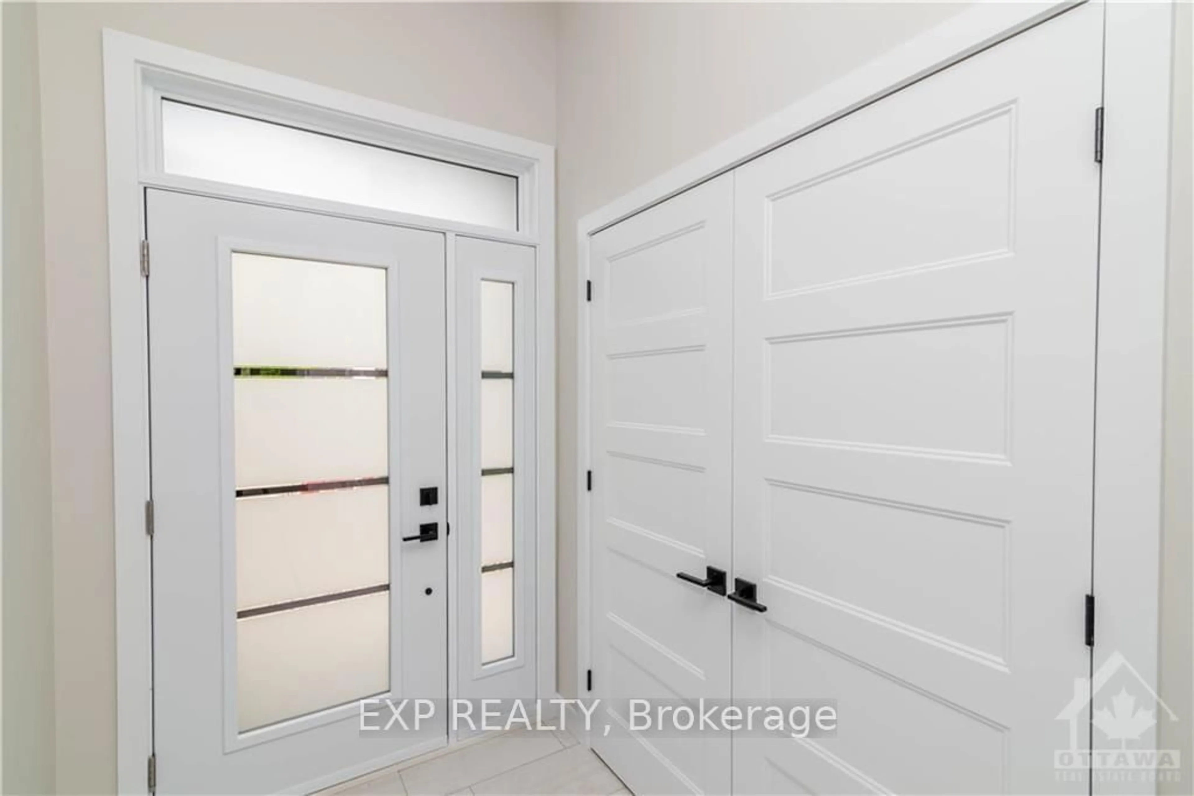 Indoor entryway, wood floors for 307 HAZEL Cres, The Nation Ontario K0A 2M0