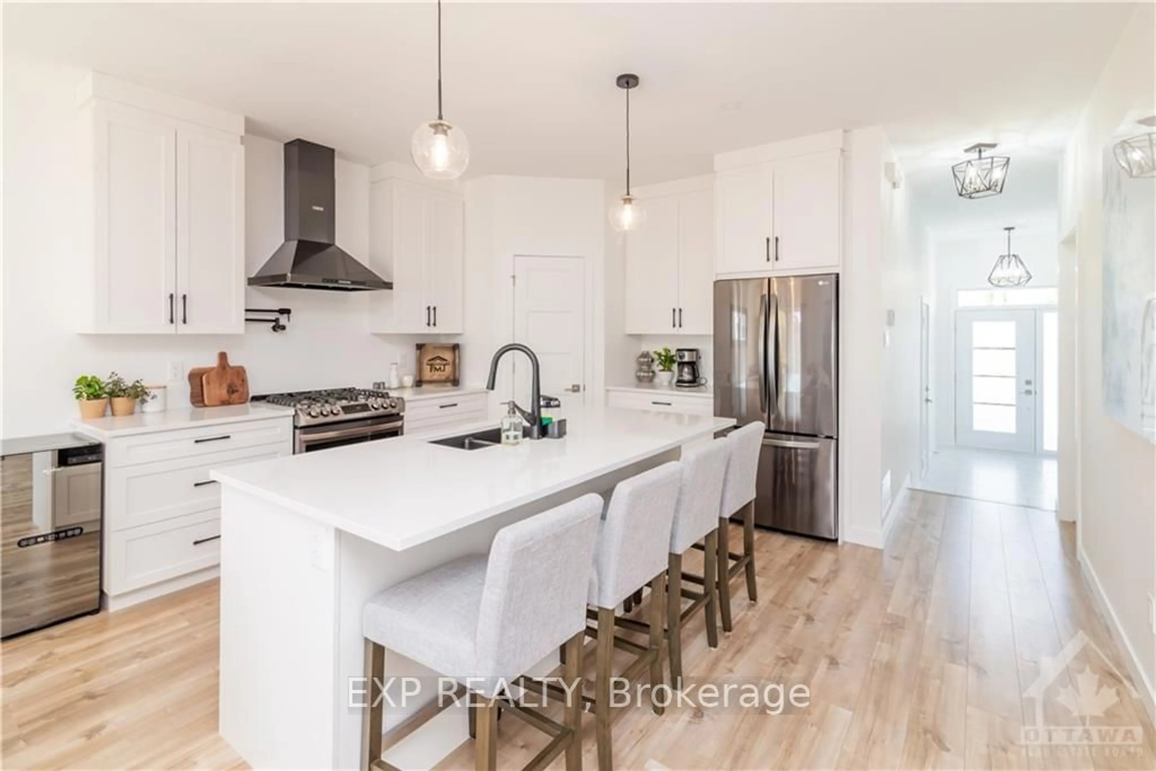 Open concept kitchen for 307 HAZEL Cres, The Nation Ontario K0A 2M0