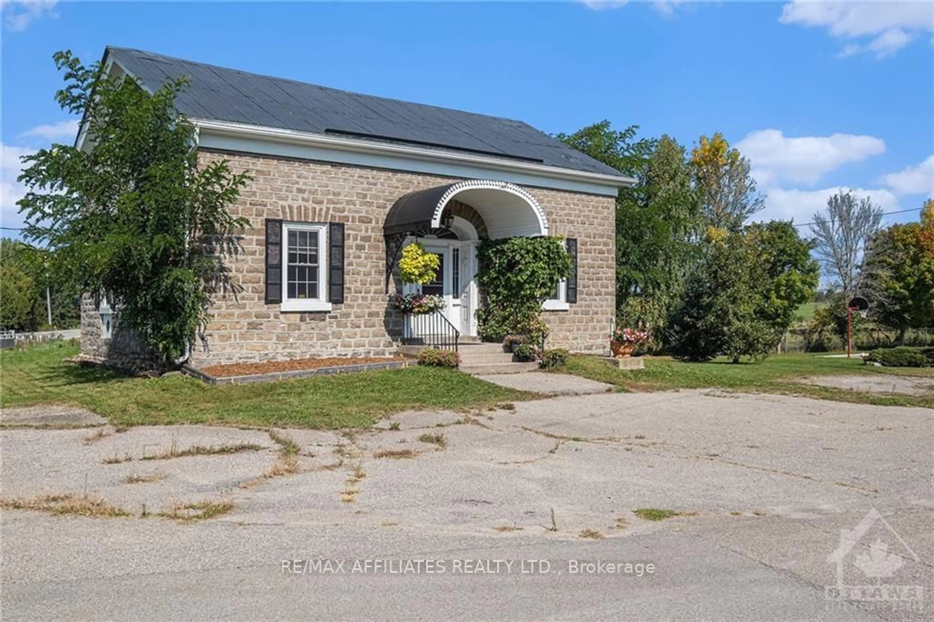 Frontside or backside of a home, the front or back of building for 26 BLACKSMITH Rd, Rideau Lakes Ontario K0G 1L0