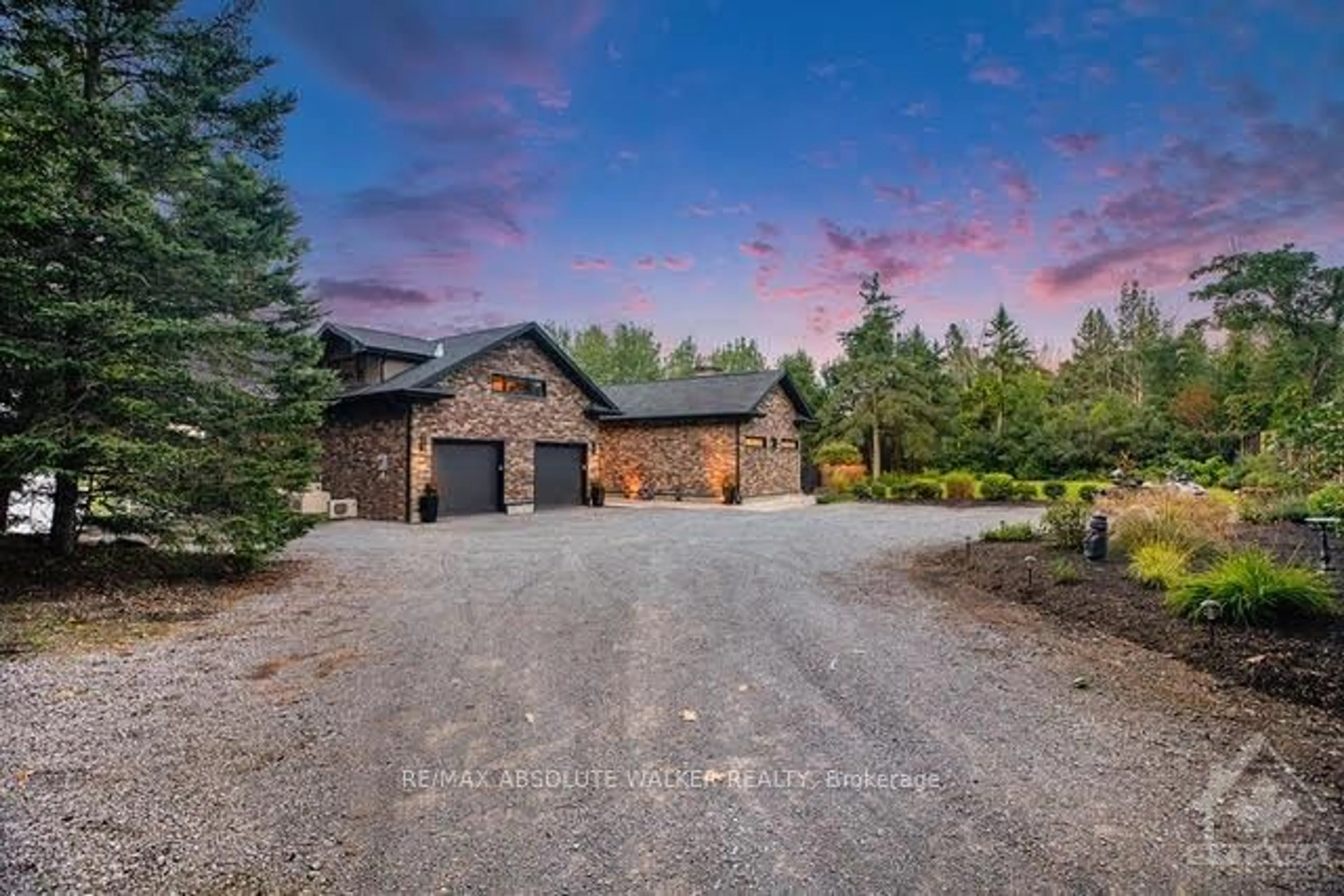 A pic from exterior of the house or condo, cottage for 19 NEELY St, Kanata Ontario K0A 1T0