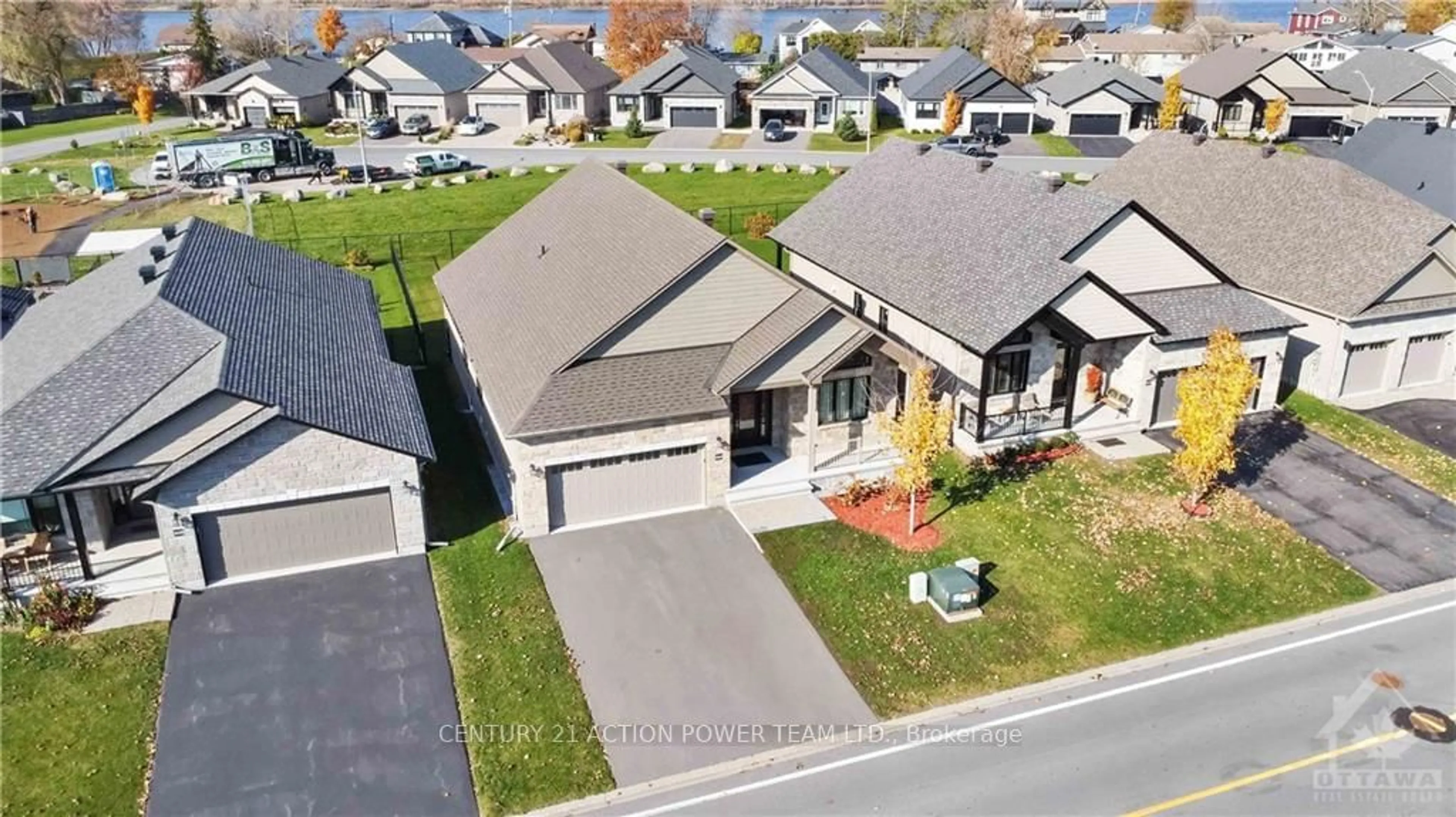 Frontside or backside of a home, the street view for 2660 CHAMBERLAND NORTH St, Clarence-Rockland Ontario K4K 0K7