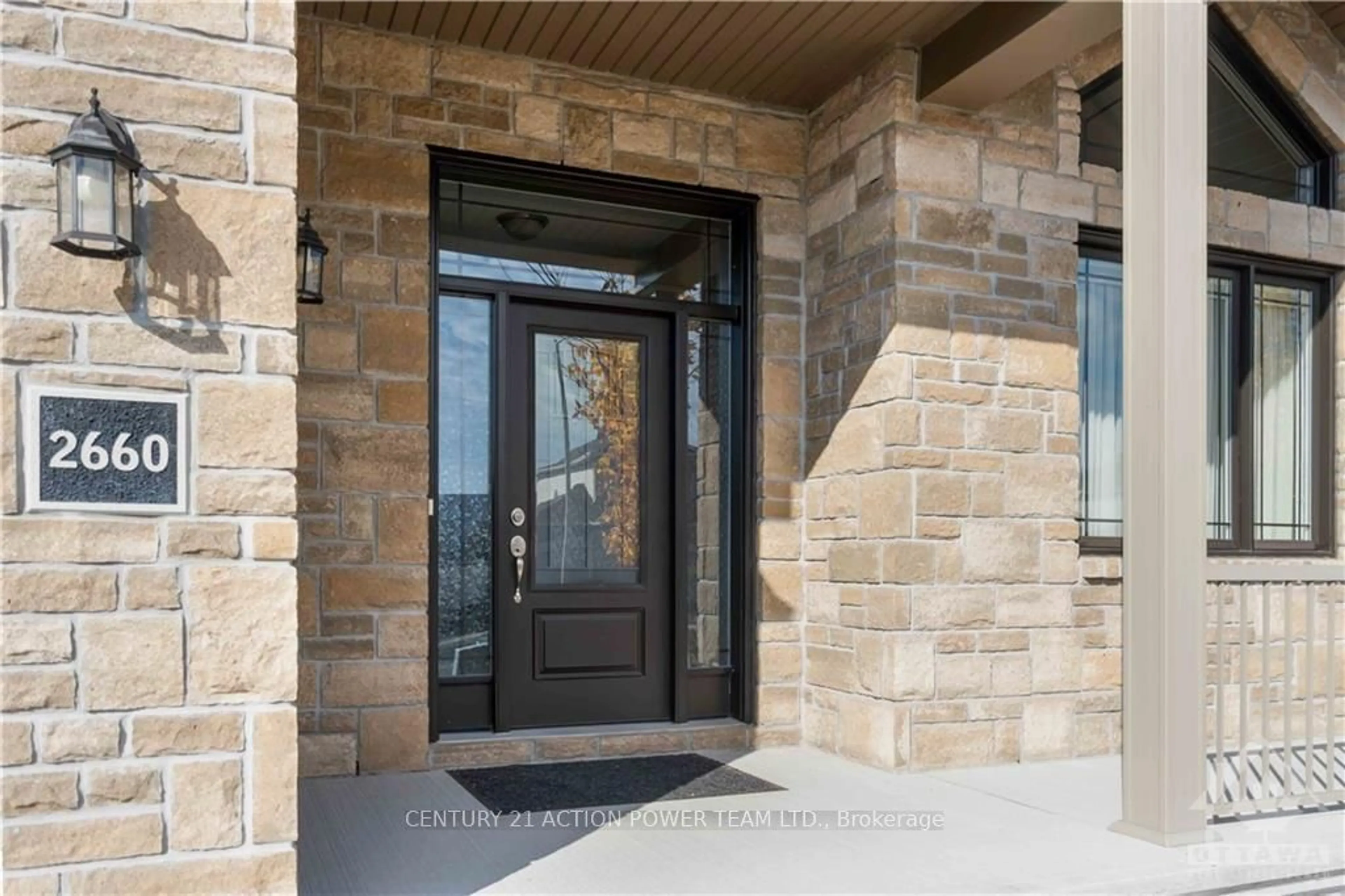 Indoor entryway, wood floors for 2660 CHAMBERLAND NORTH St, Clarence-Rockland Ontario K4K 0K7