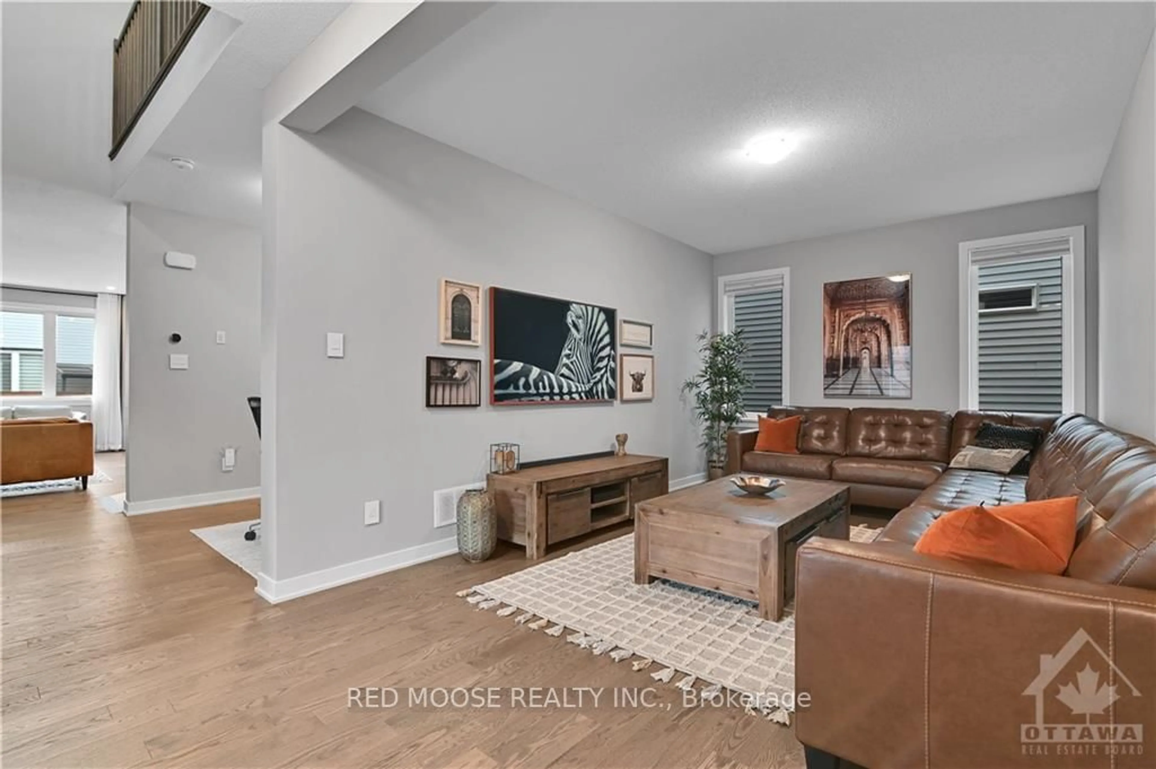 Living room, wood floors for 30 ARIDUS Cres, Stittsville - Munster - Richmond Ontario K2S 2L4