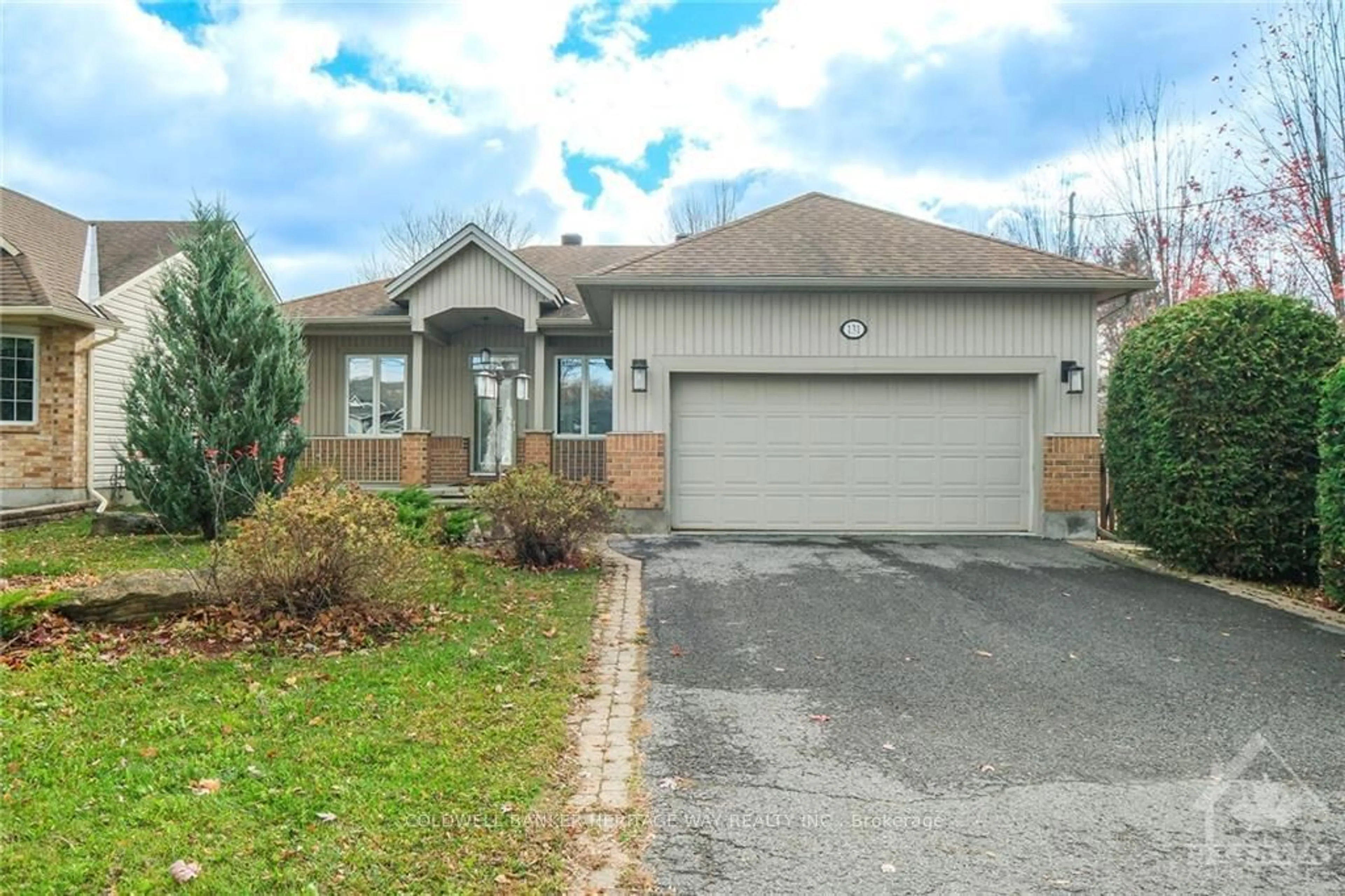 Frontside or backside of a home, cottage for 131 PATTERSON Cres, Carleton Place Ontario K7C 4P3