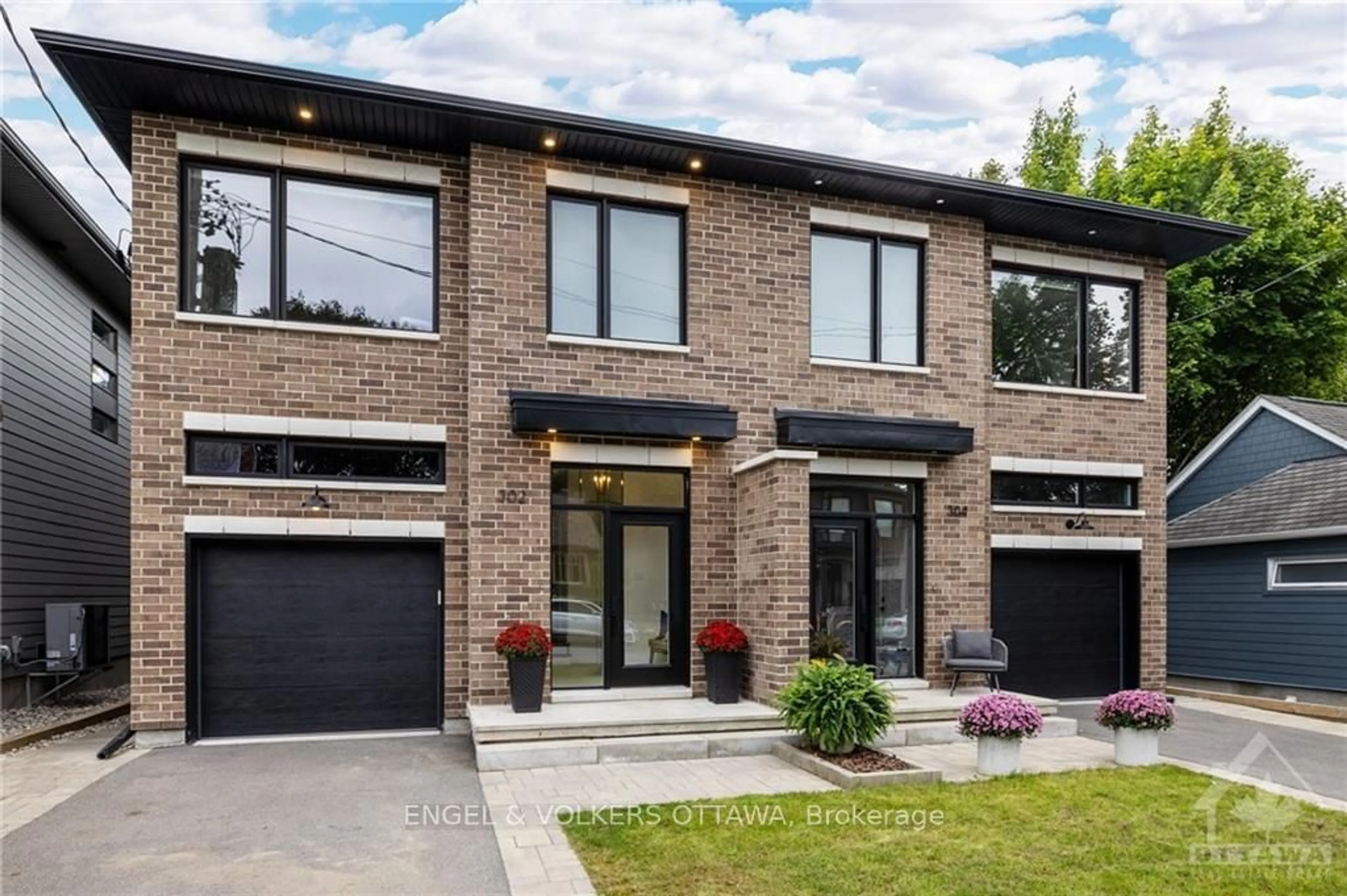 Home with brick exterior material for 302 WESTHILL Ave, Westboro - Hampton Park Ontario K1Z 7H6