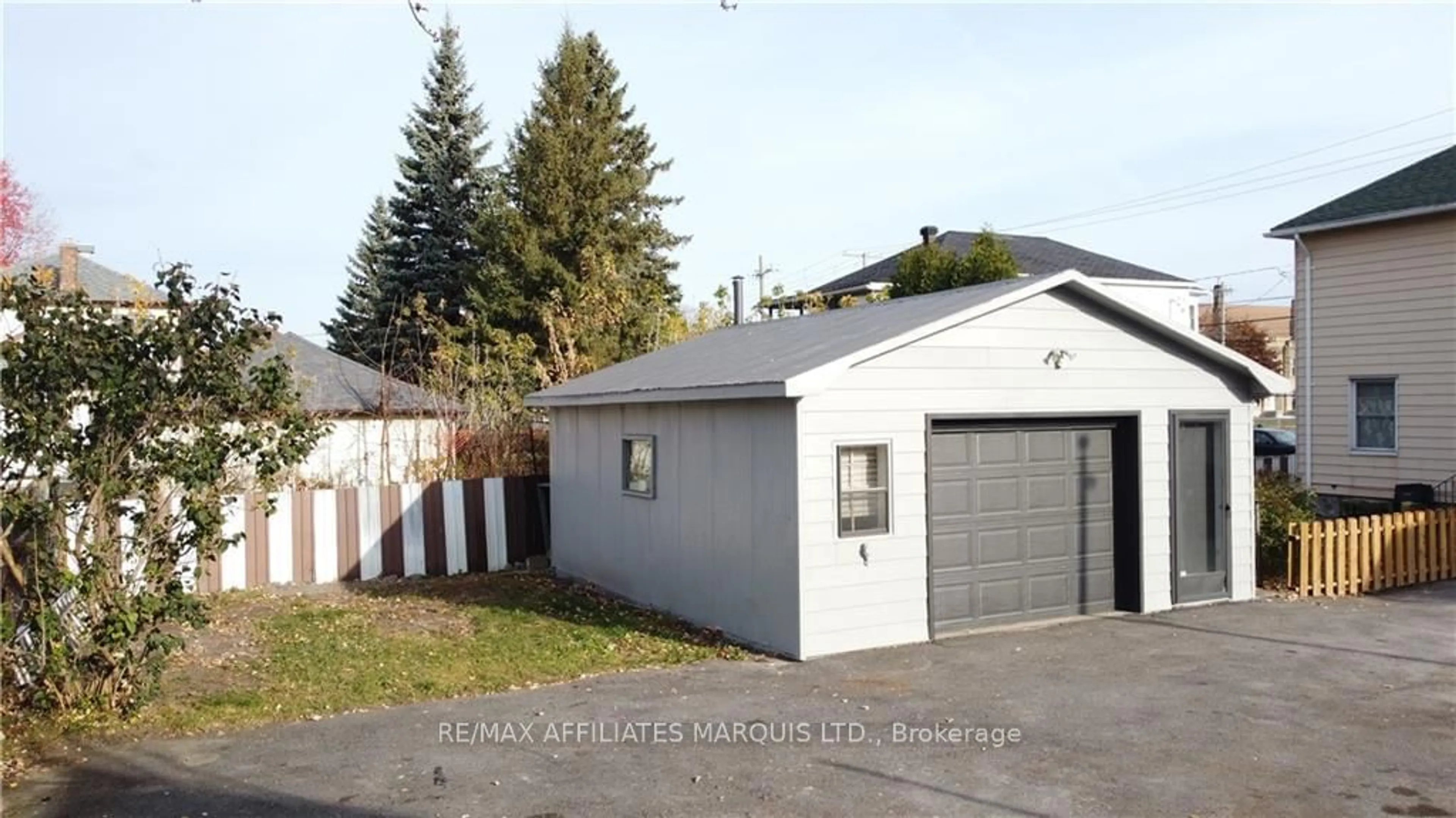 Frontside or backside of a home, the street view for 336 MARLBOROUGH St, Cornwall Ontario K6H 4A4