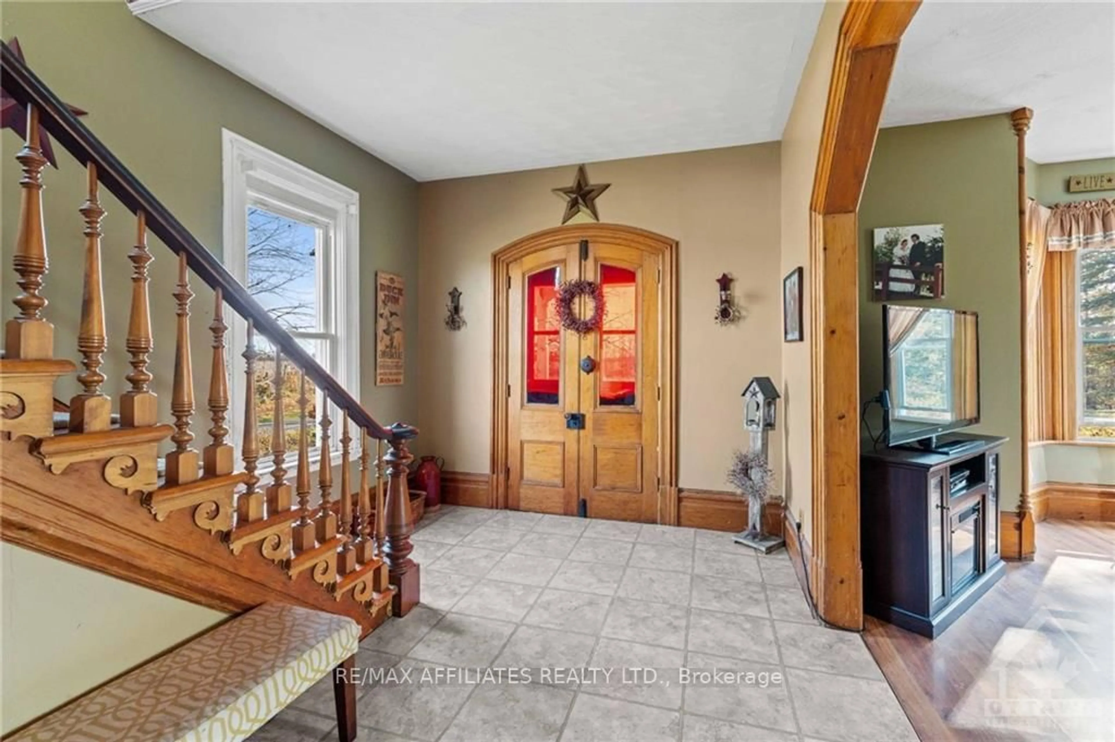 Indoor entryway, wood floors for 776 TOWNLINE Rd, Rideau Lakes Ontario K7A 4S5